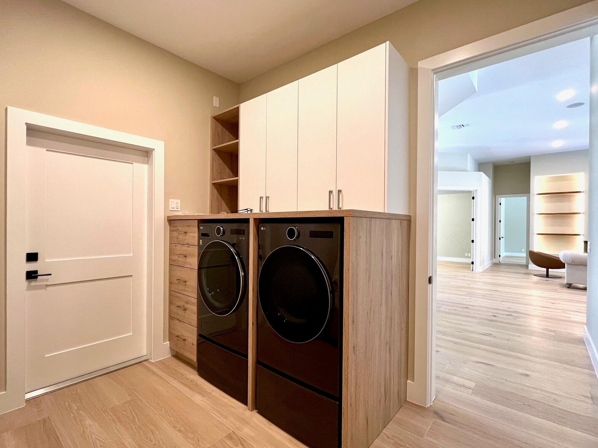 PADDOCK PARK 2 OF WELLING - Residential