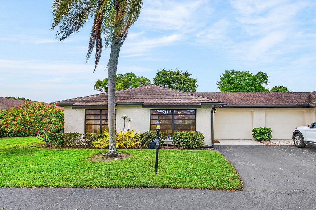 Photo of 4698 Greentree Terrace, Boynton Beach, FL 33436 (MLS # B26004546)