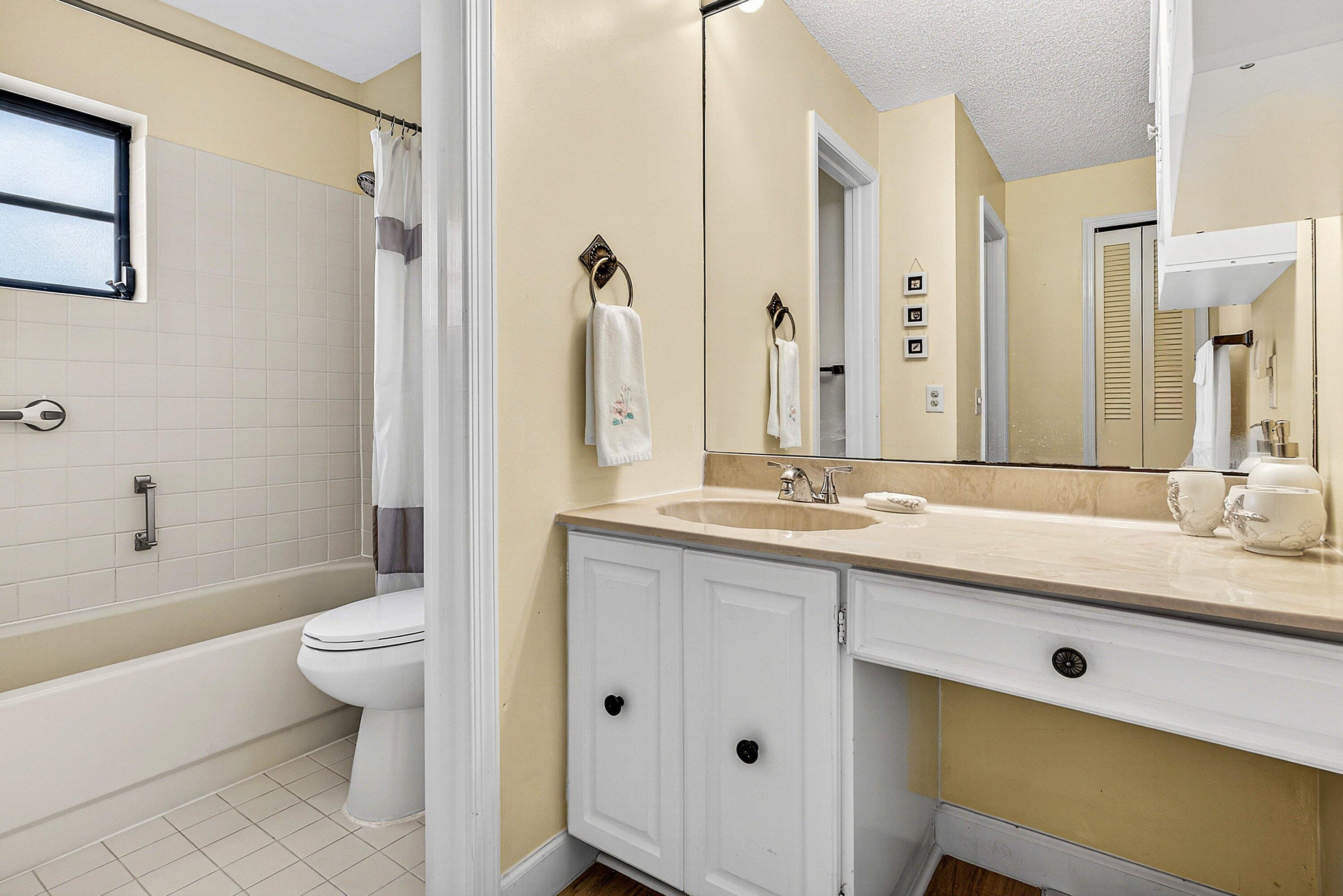 GREENTREE VILLAS CONDO - Residential