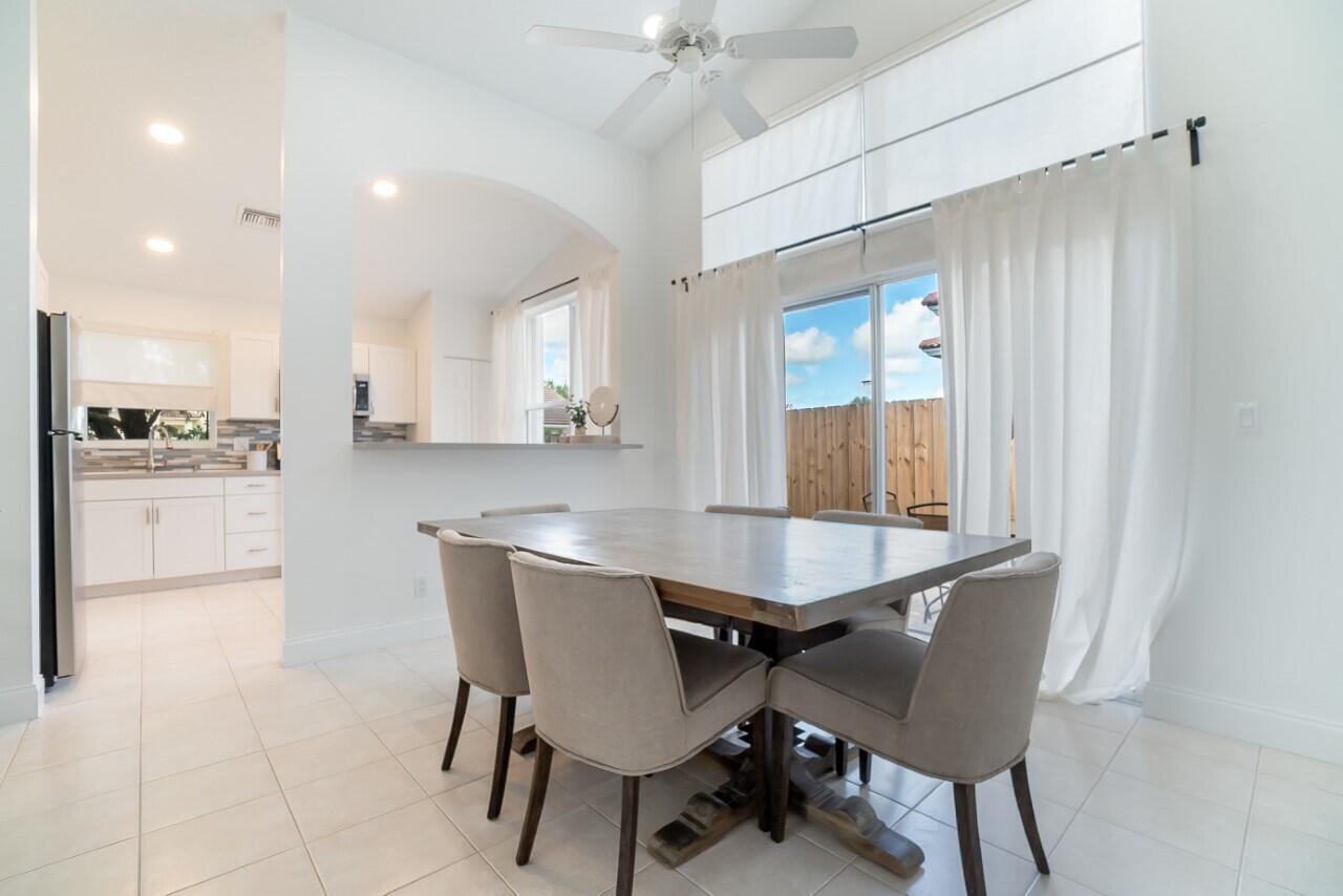 1840 Capeside Circle