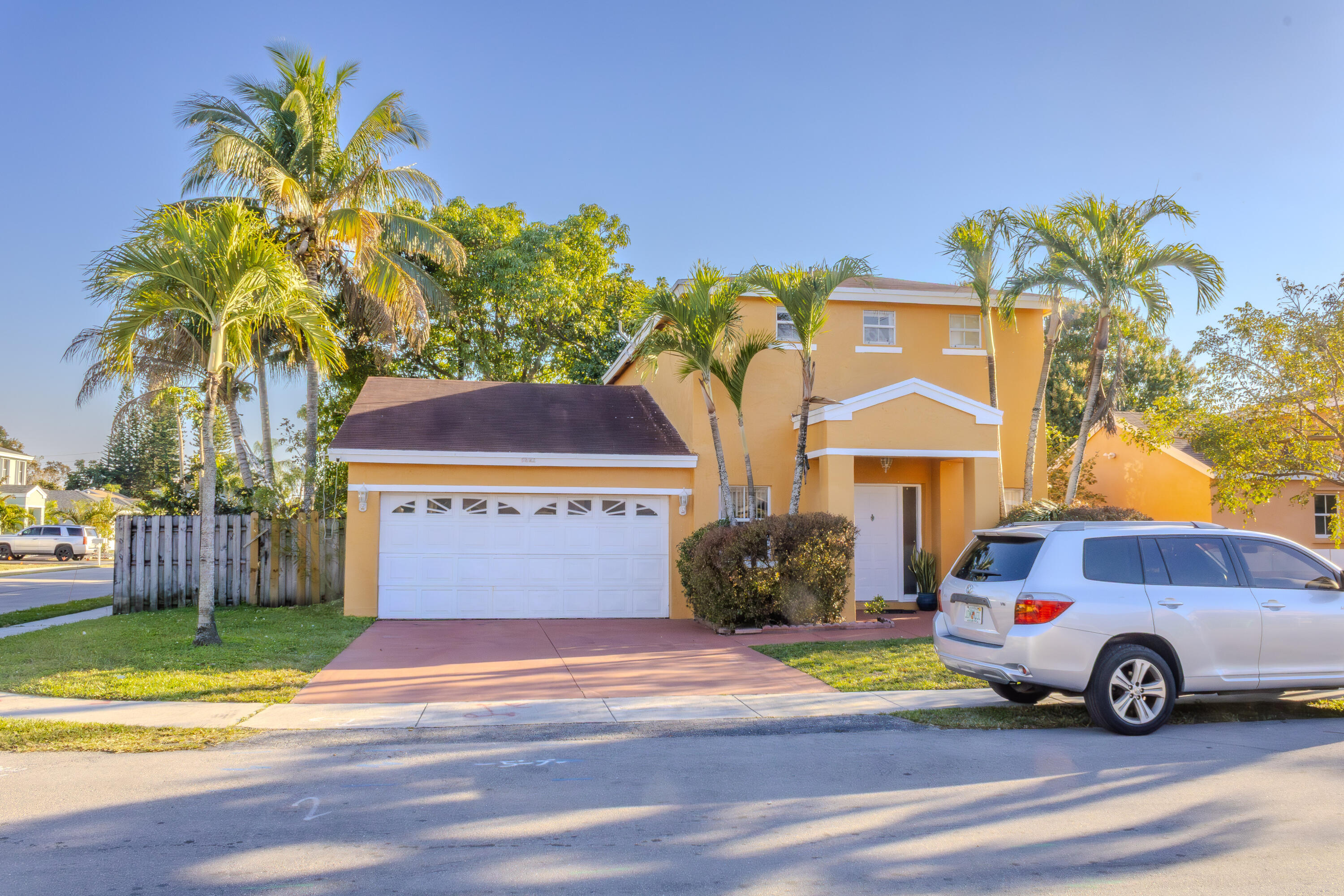 BANYAN ESTATES - Residential