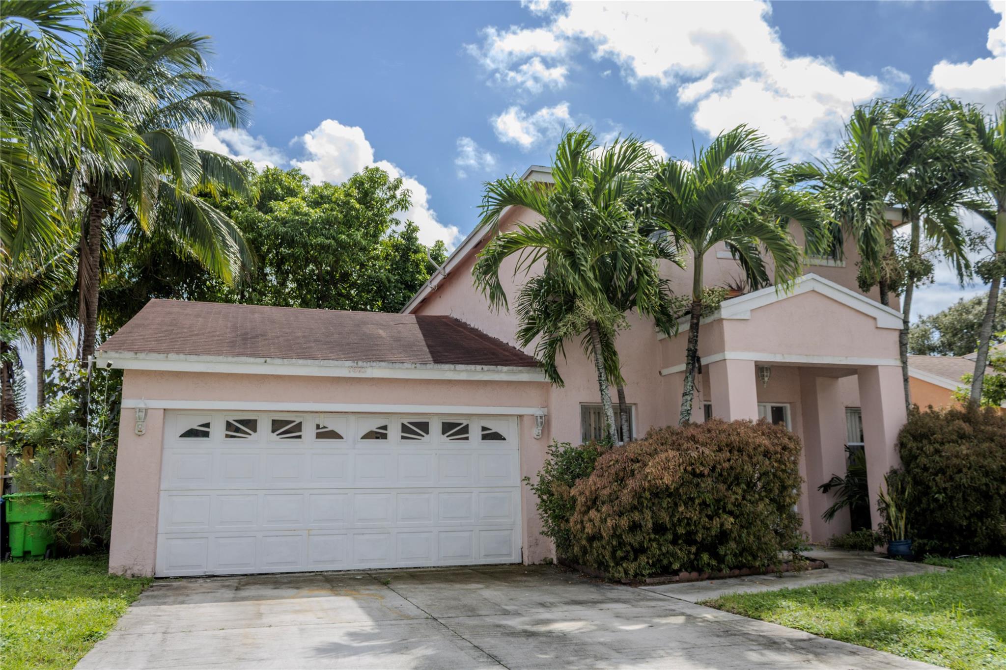 BANYAN ESTATES - Residential