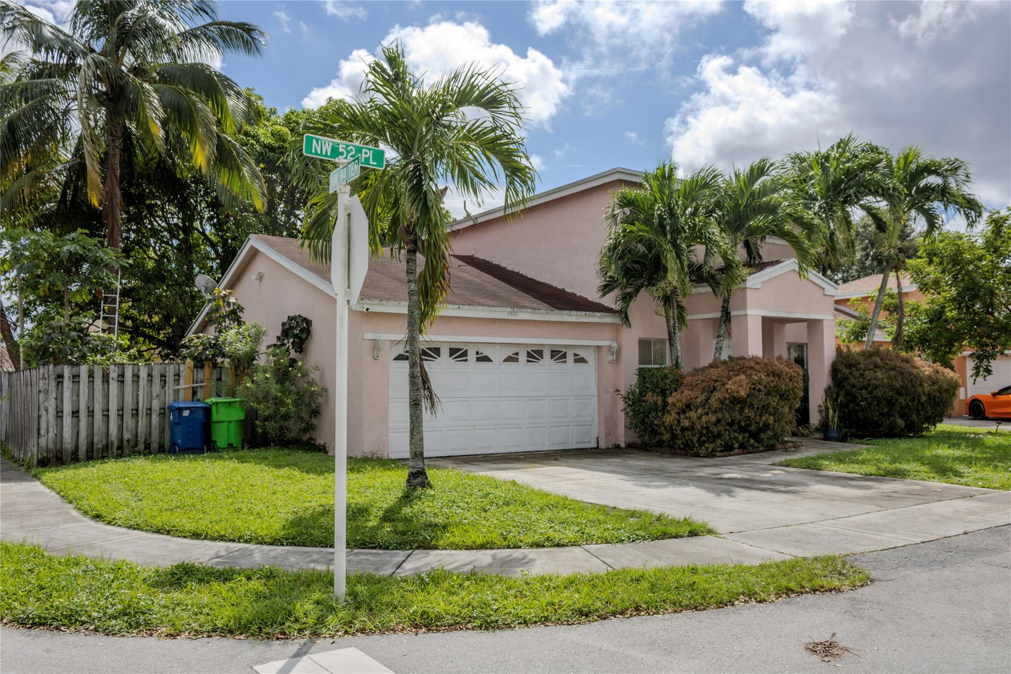 BANYAN ESTATES - Residential