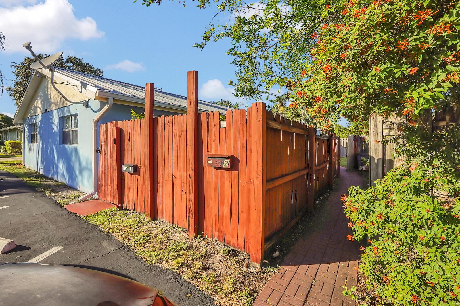512 Holly Drive 1
