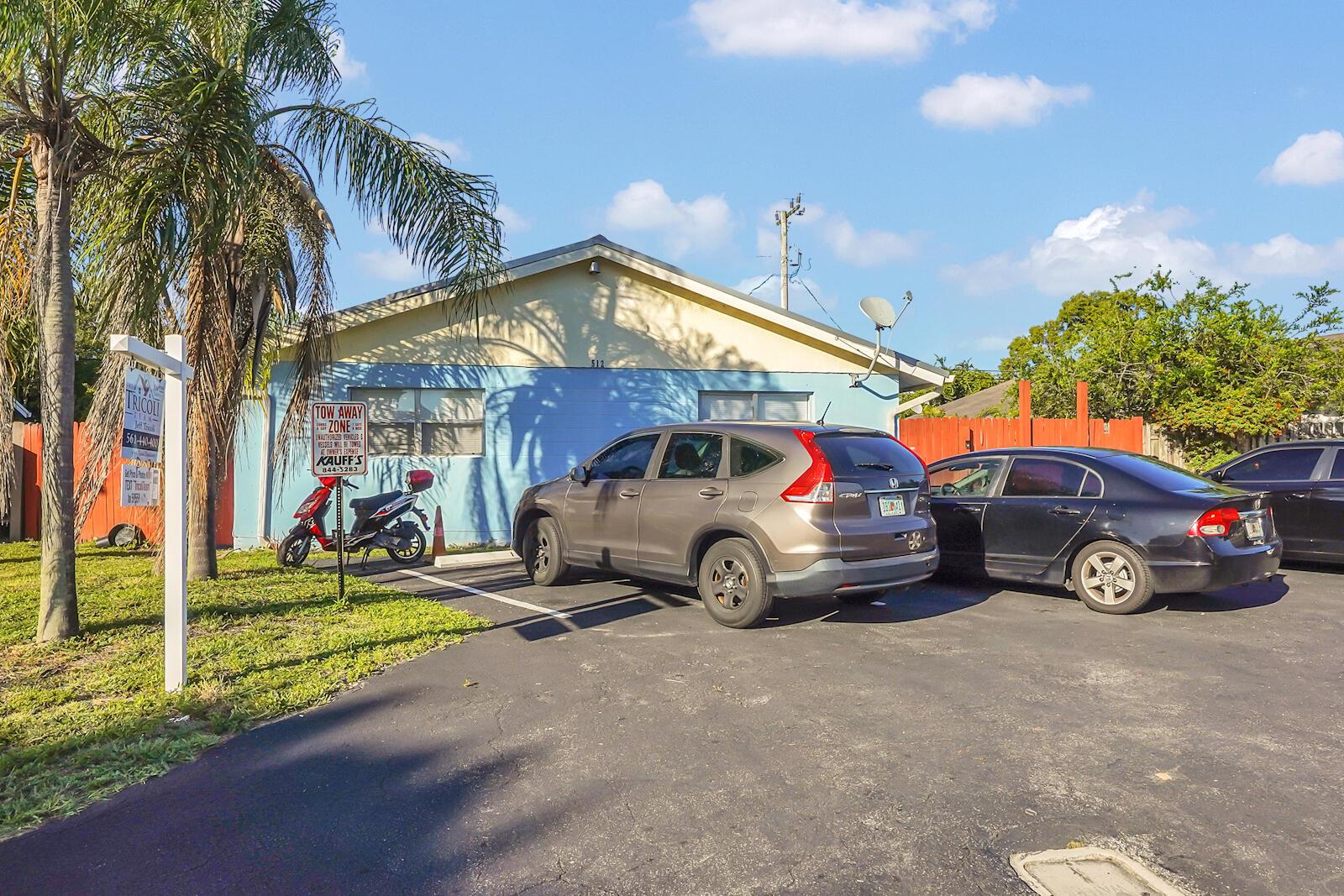 512 Holly Drive 1