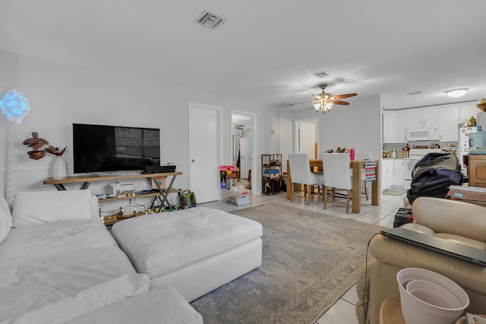 512 Holly Drive 1