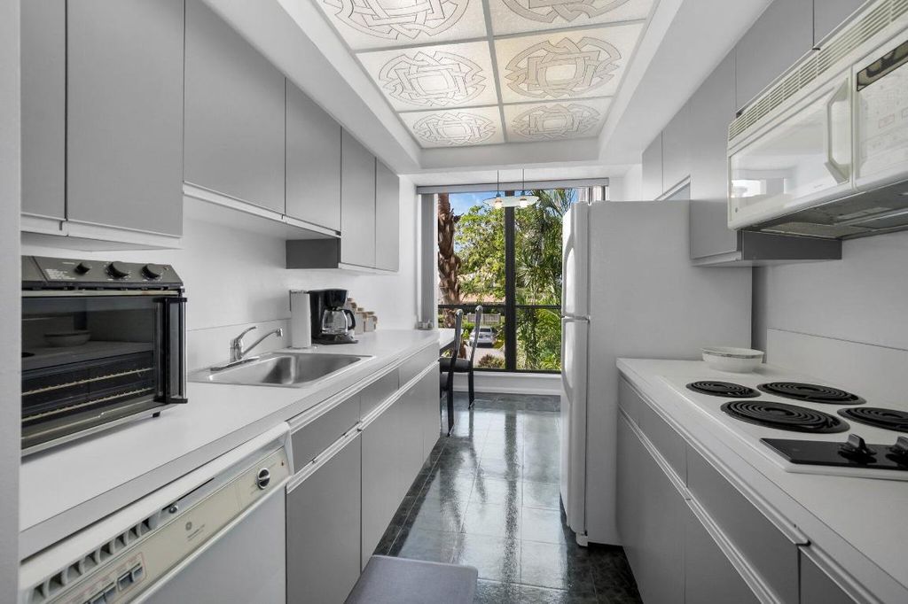 Photo of 805 Bridgewood Place, Boca Raton, FL 33434 (MLS # R11092279)