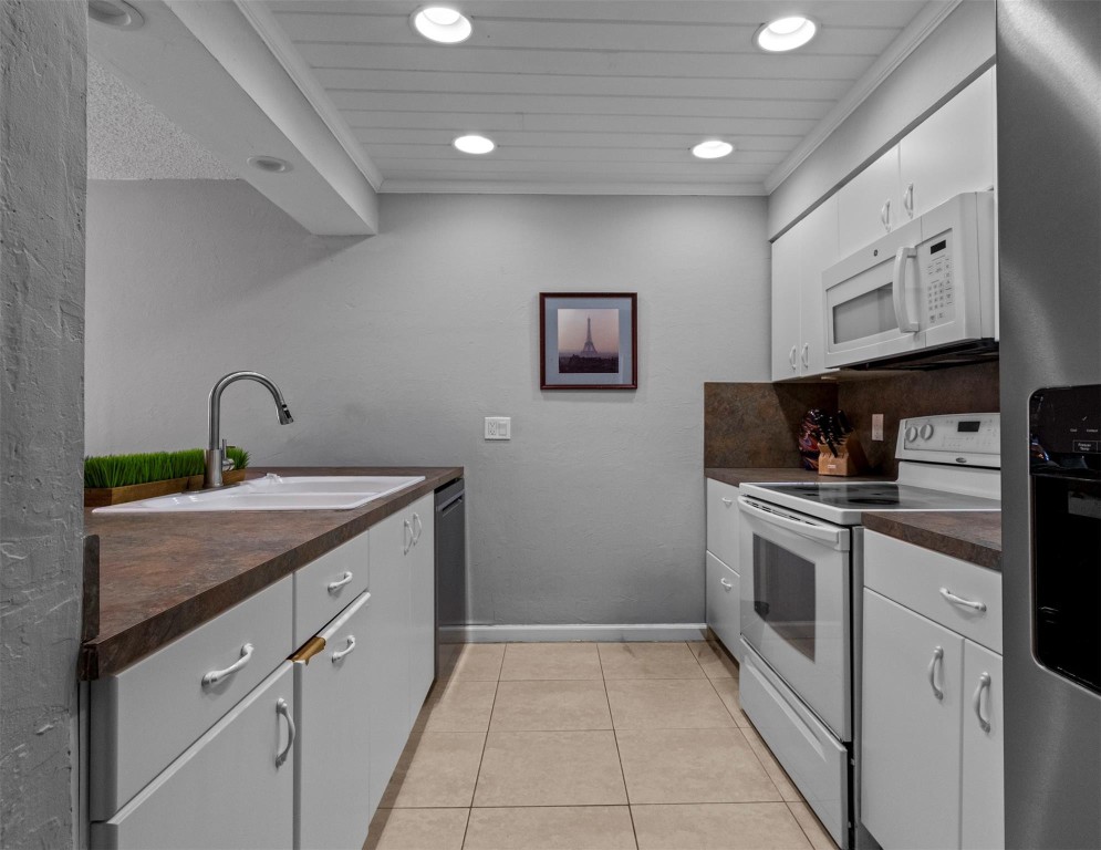 CYPRESS COVE - Residential