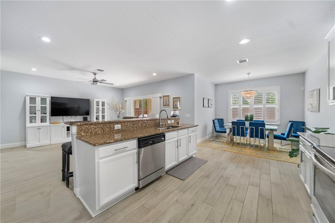 Palm Breezes Club - Residential