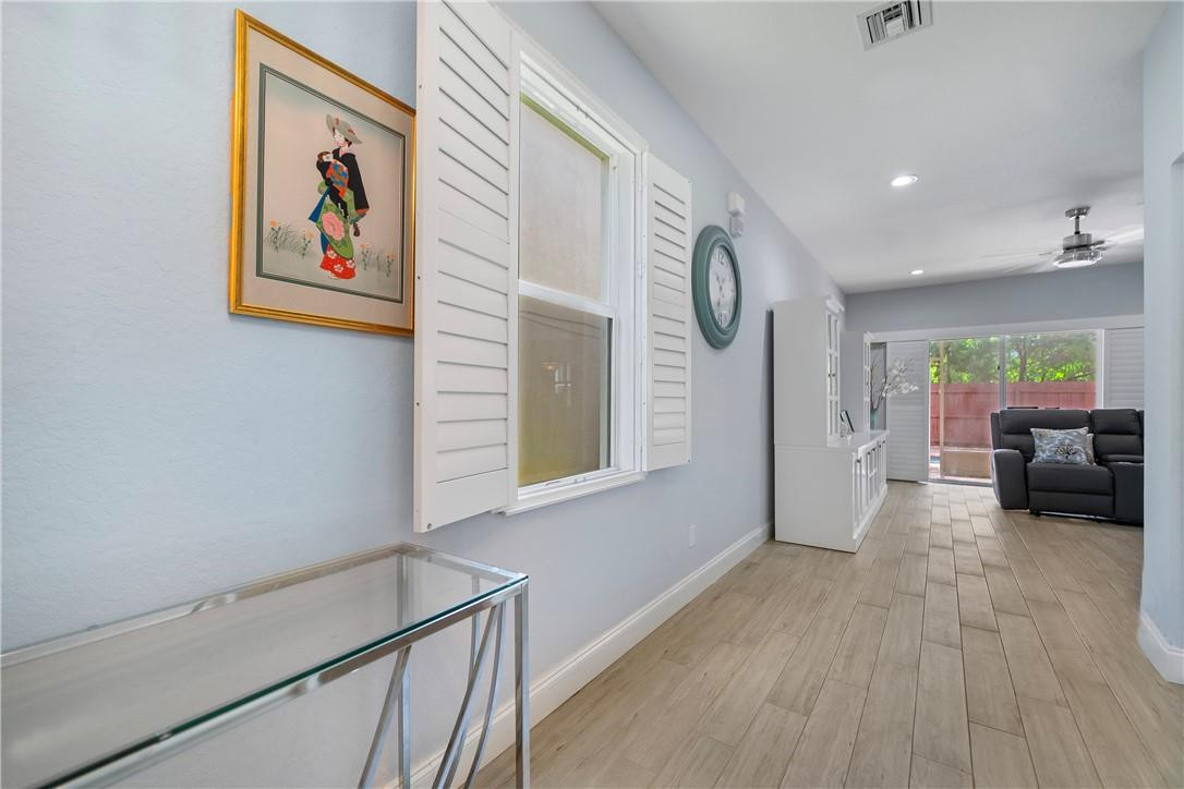 Palm Breezes Club - Residential
