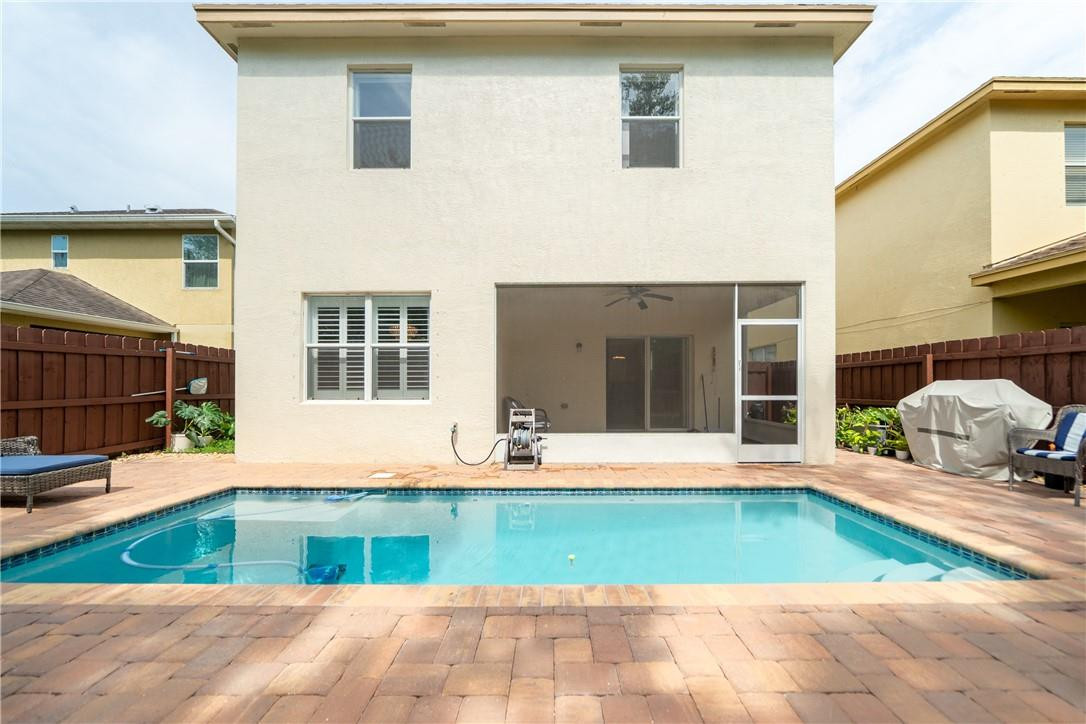 Palm Breezes Club - Residential