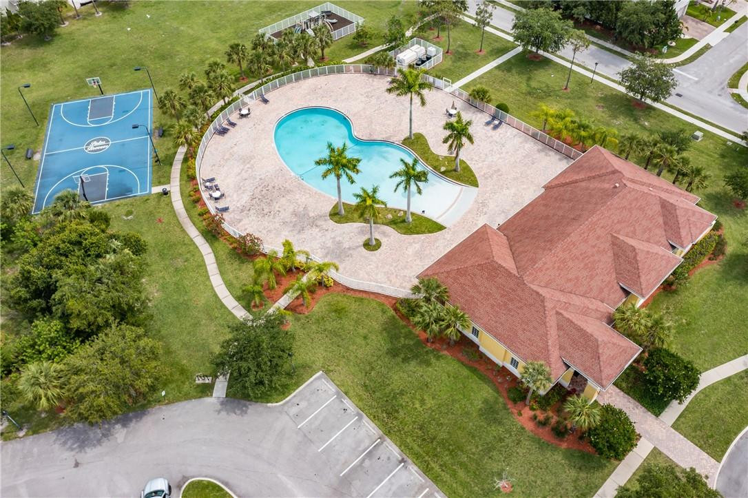 Palm Breezes Club - Residential