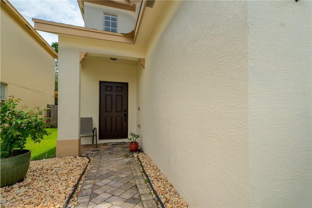 Palm Breezes Club - Residential