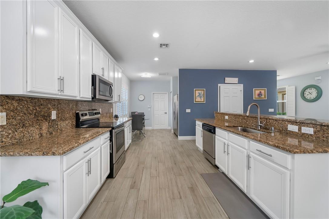 Palm Breezes Club - Residential