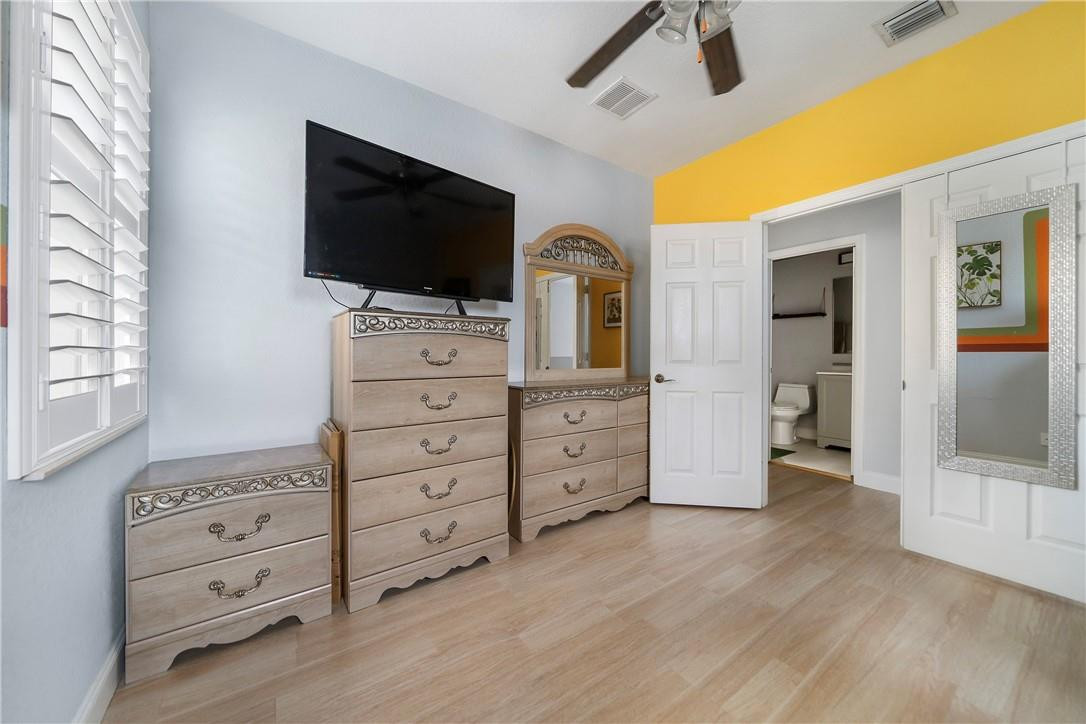 Palm Breezes Club - Residential