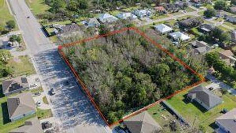 274 NE Saint James Drive Port St Lucie FL 34983