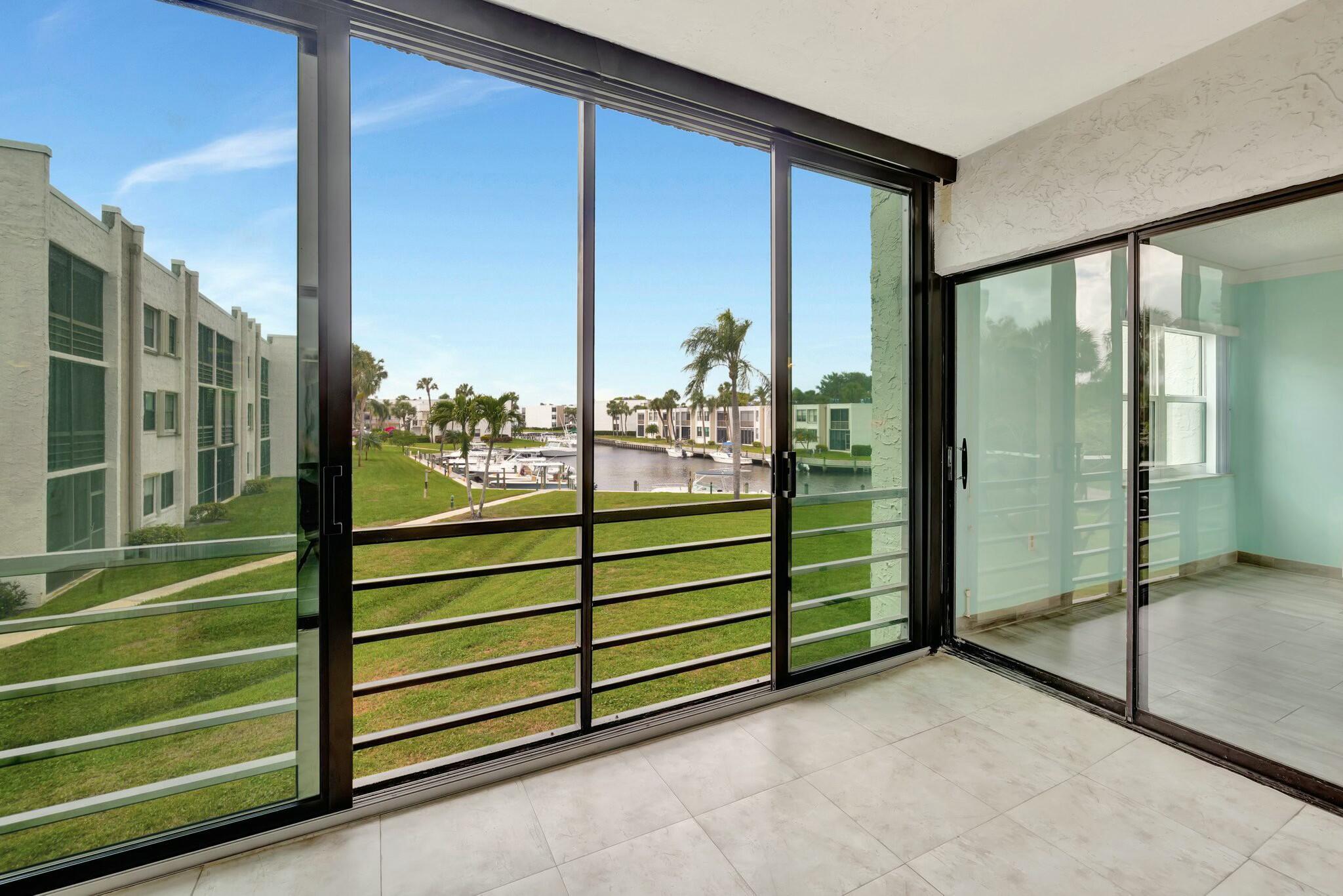 1950 SW Palm City Road 4-203