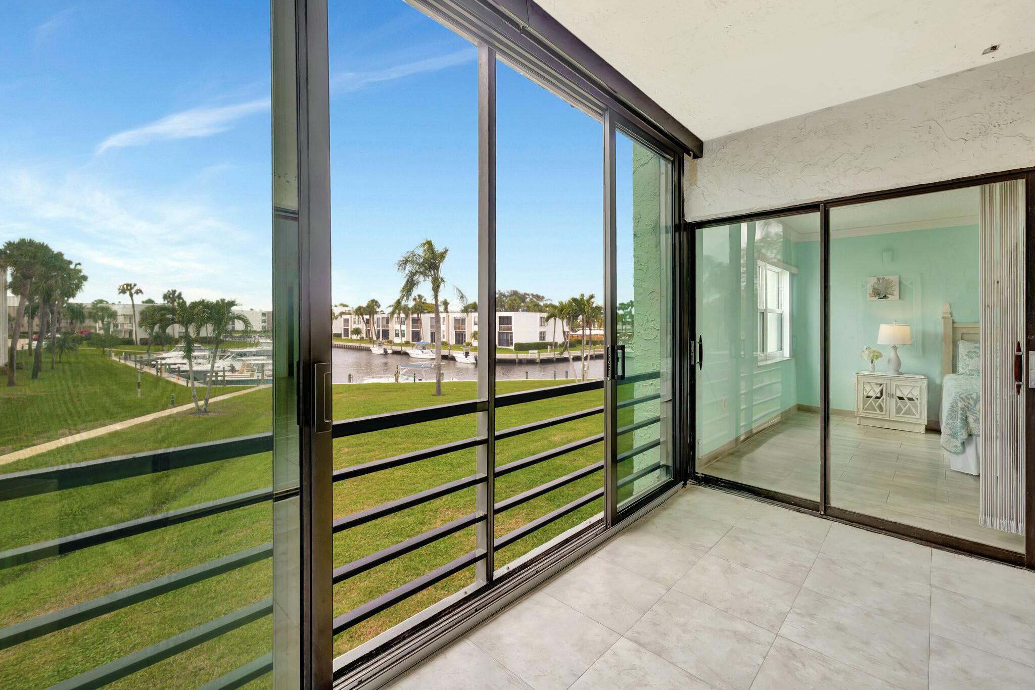 1950 SW Palm City Road 4-203
