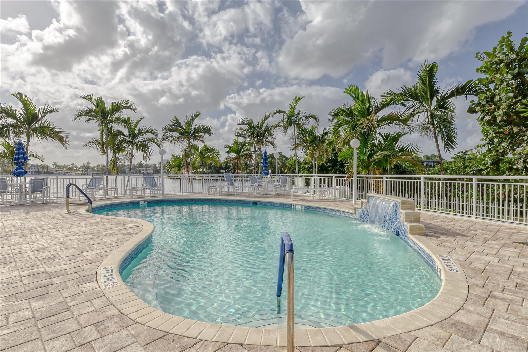 Bayshore Towers - Residential