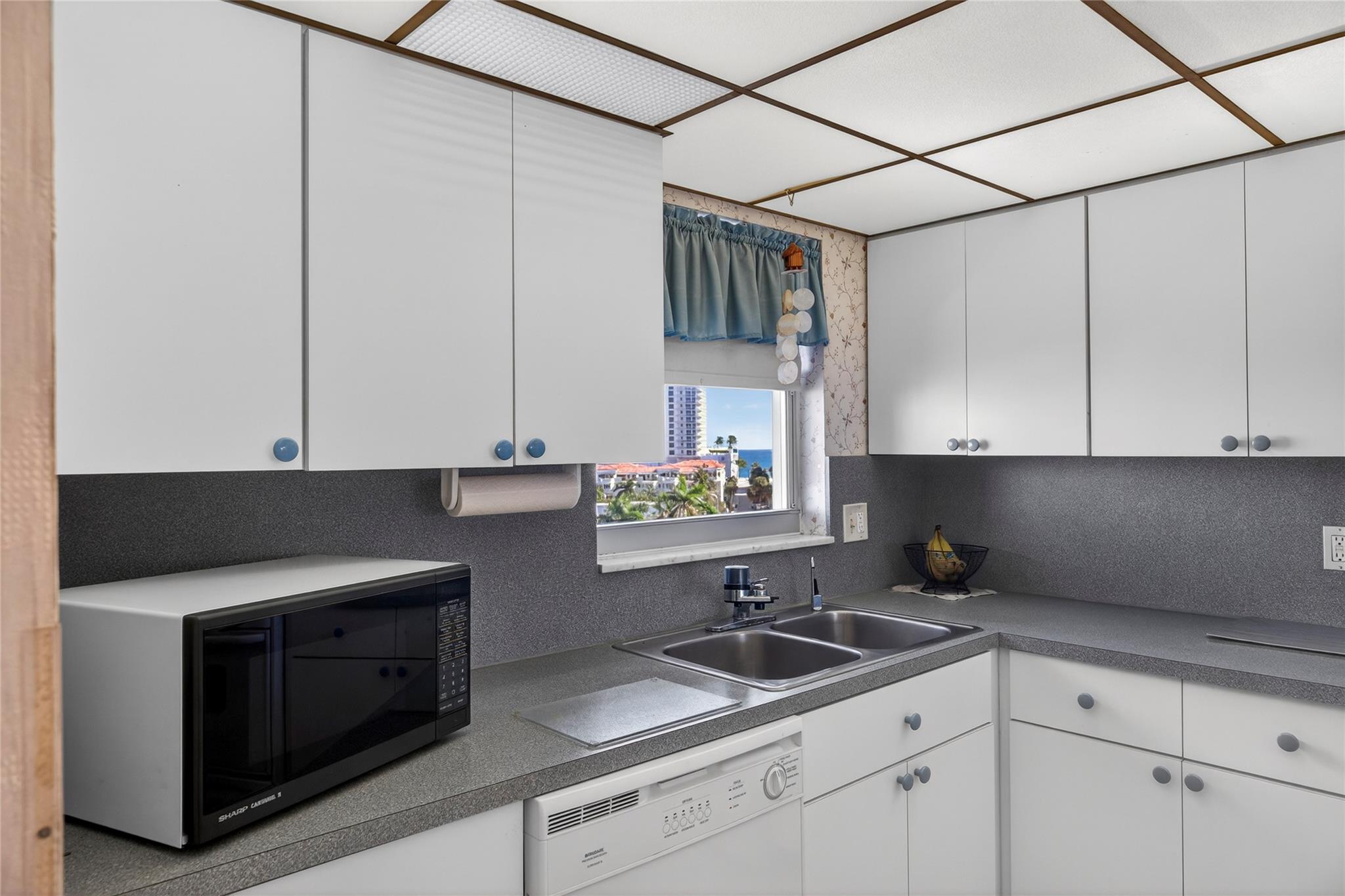 Bayshore Towers - Residential