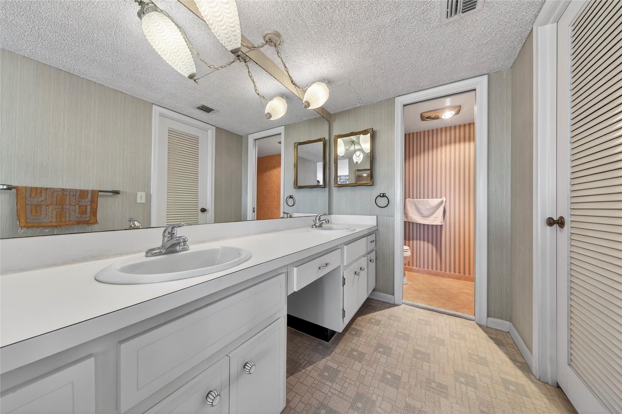 Bayshore Towers - Residential