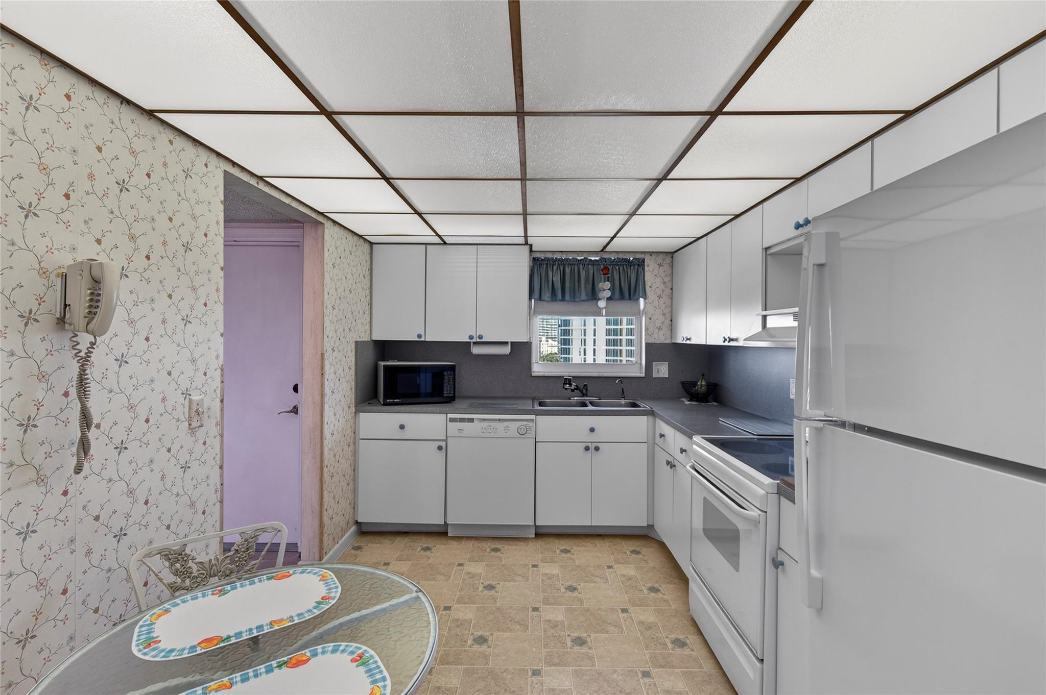 Bayshore Towers - Residential