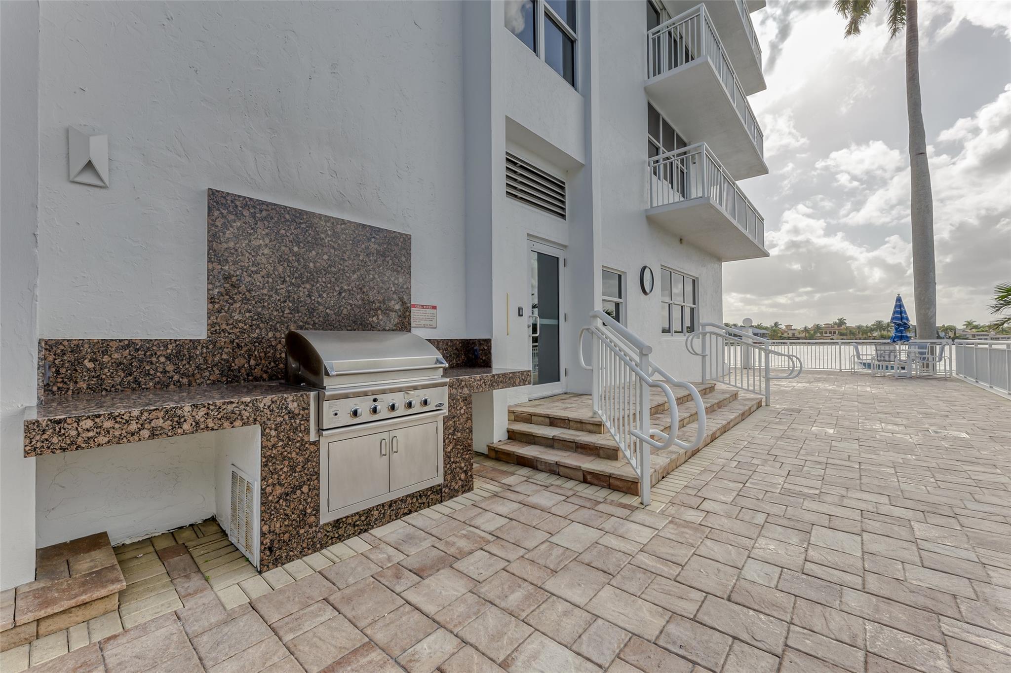 Bayshore Towers - Residential