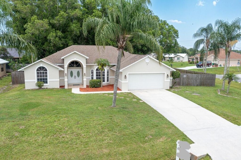 Photo of 6547 NW Chugwater Circle, Port St Lucie, FL 34983 (MLS # R10898280)