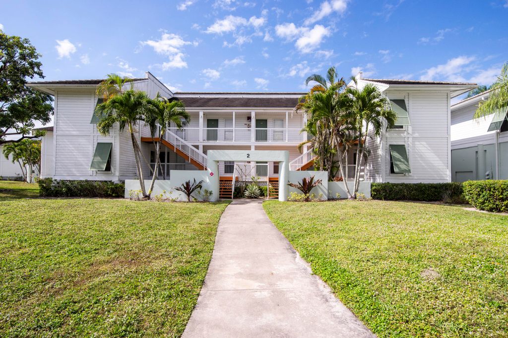 Photo of 286 Cypress Point Drive, Palm Beach Gardens, FL 33418 (MLS # R11159404)