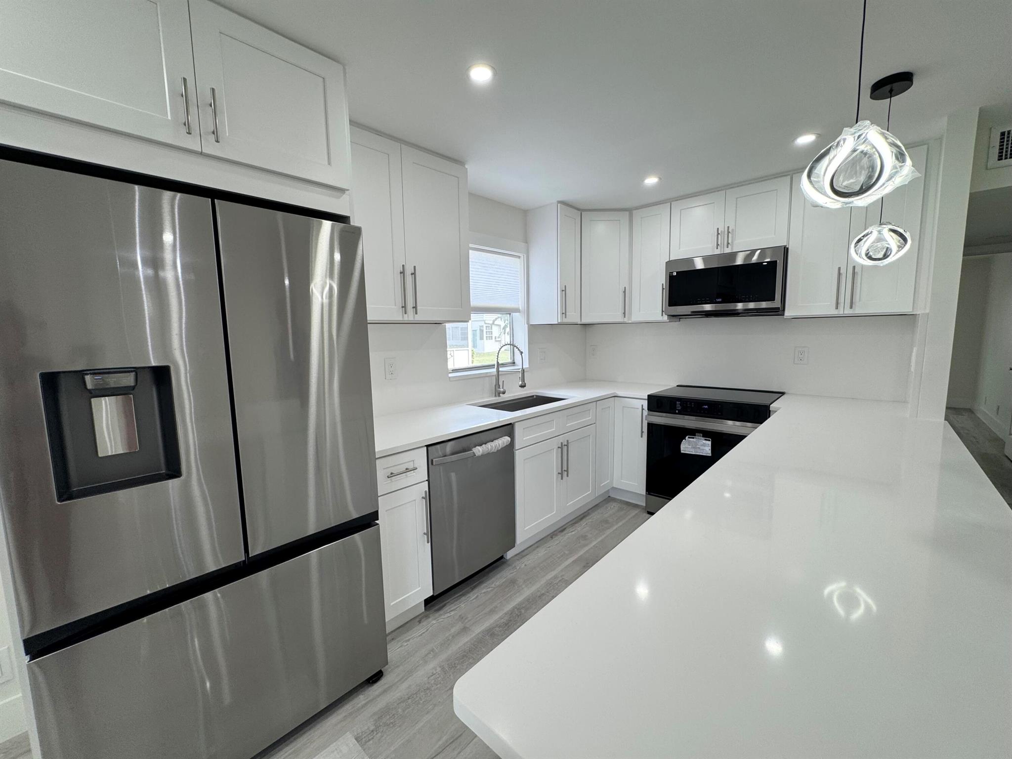 KINGS POINT BRITTANY COND - Residential