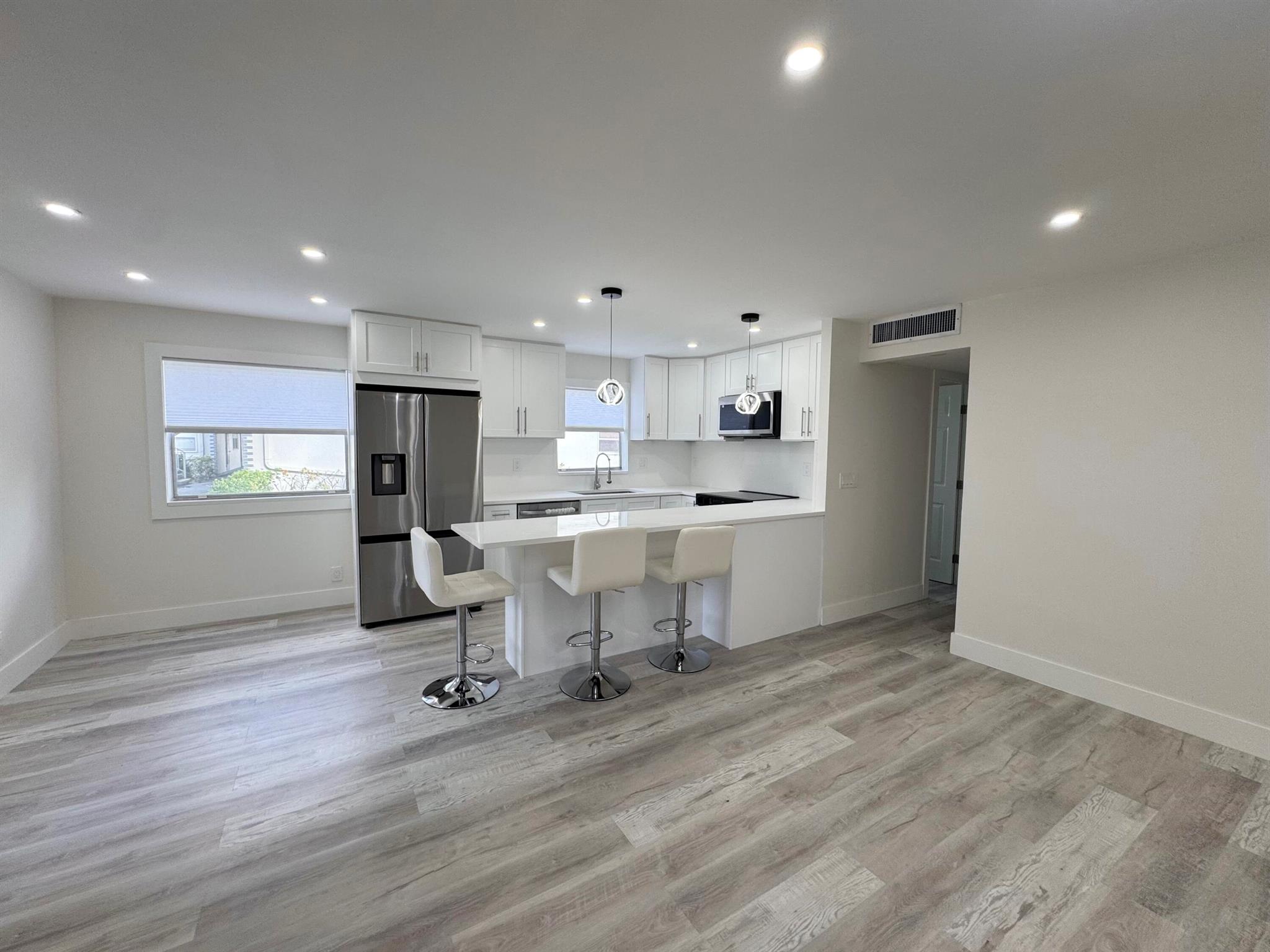 KINGS POINT BRITTANY COND - Residential