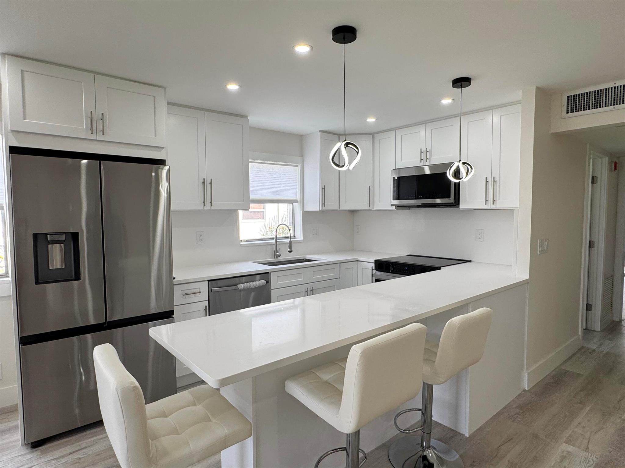 KINGS POINT BRITTANY COND - Residential