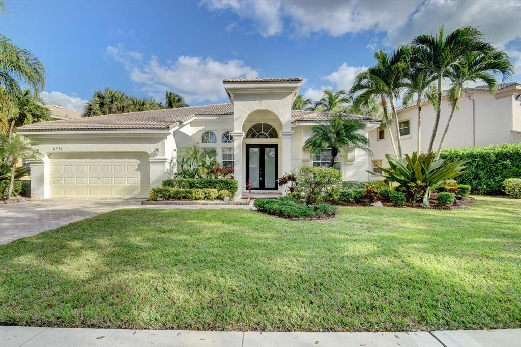 Photo of 6551 Stonehurst Circle Cir, Lake Worth Beach, FL 33467 (MLS # R10762682)