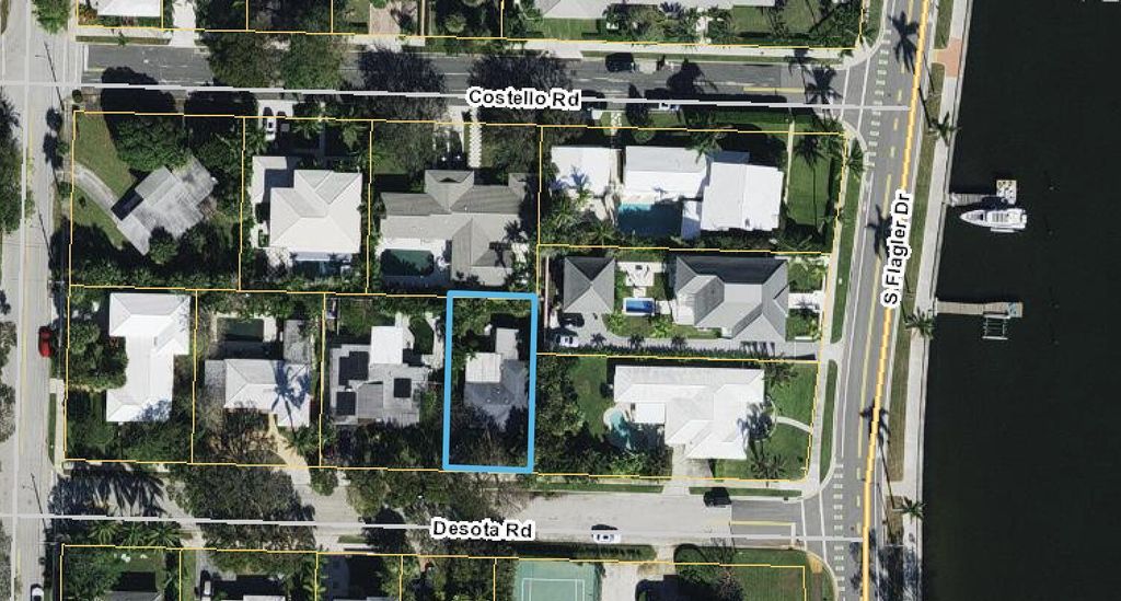 Photo of 115 Desota Road, West Palm Beach, FL 33405 (MLS # R11080745)