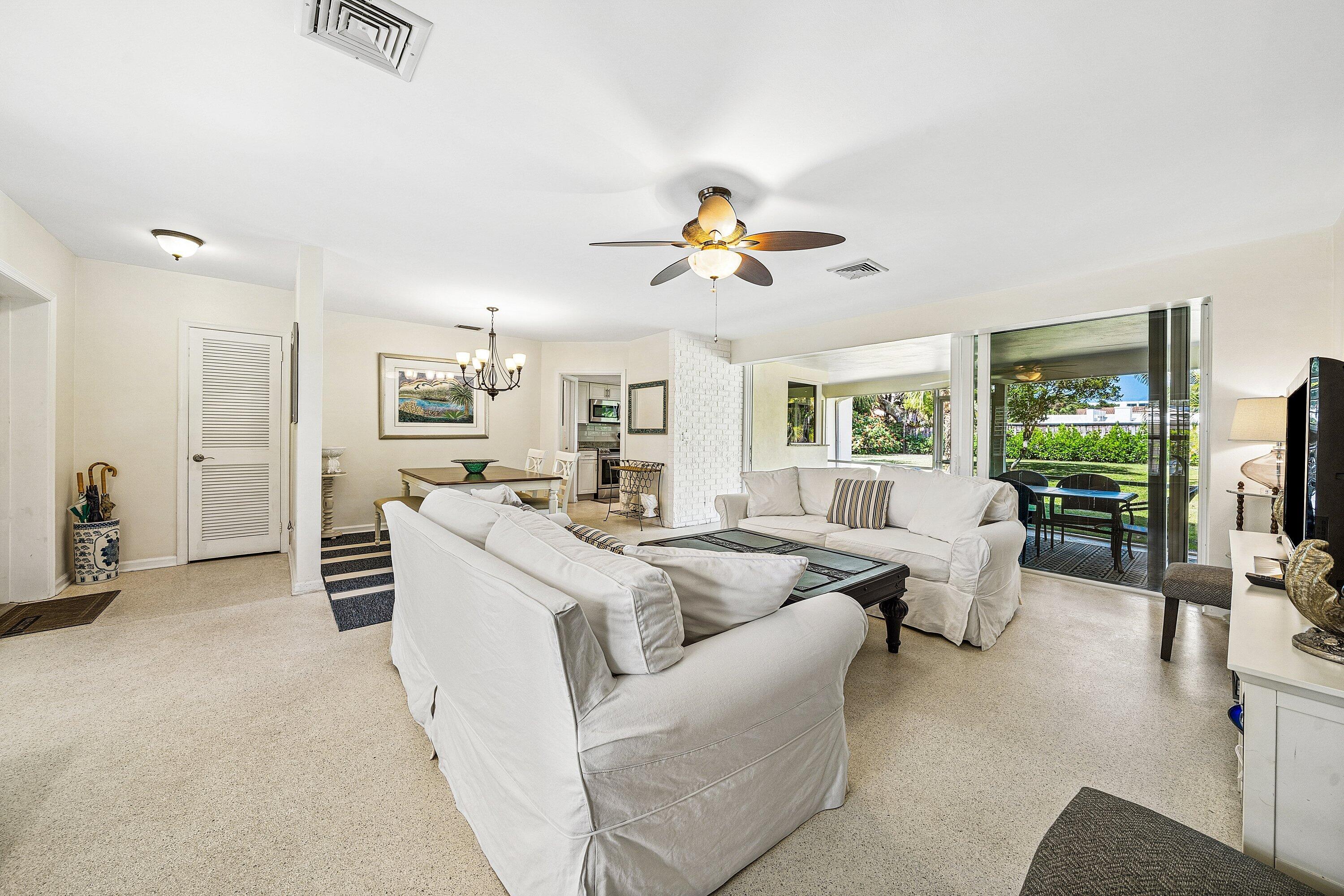 TROPICAL SHORES - Residential Lease