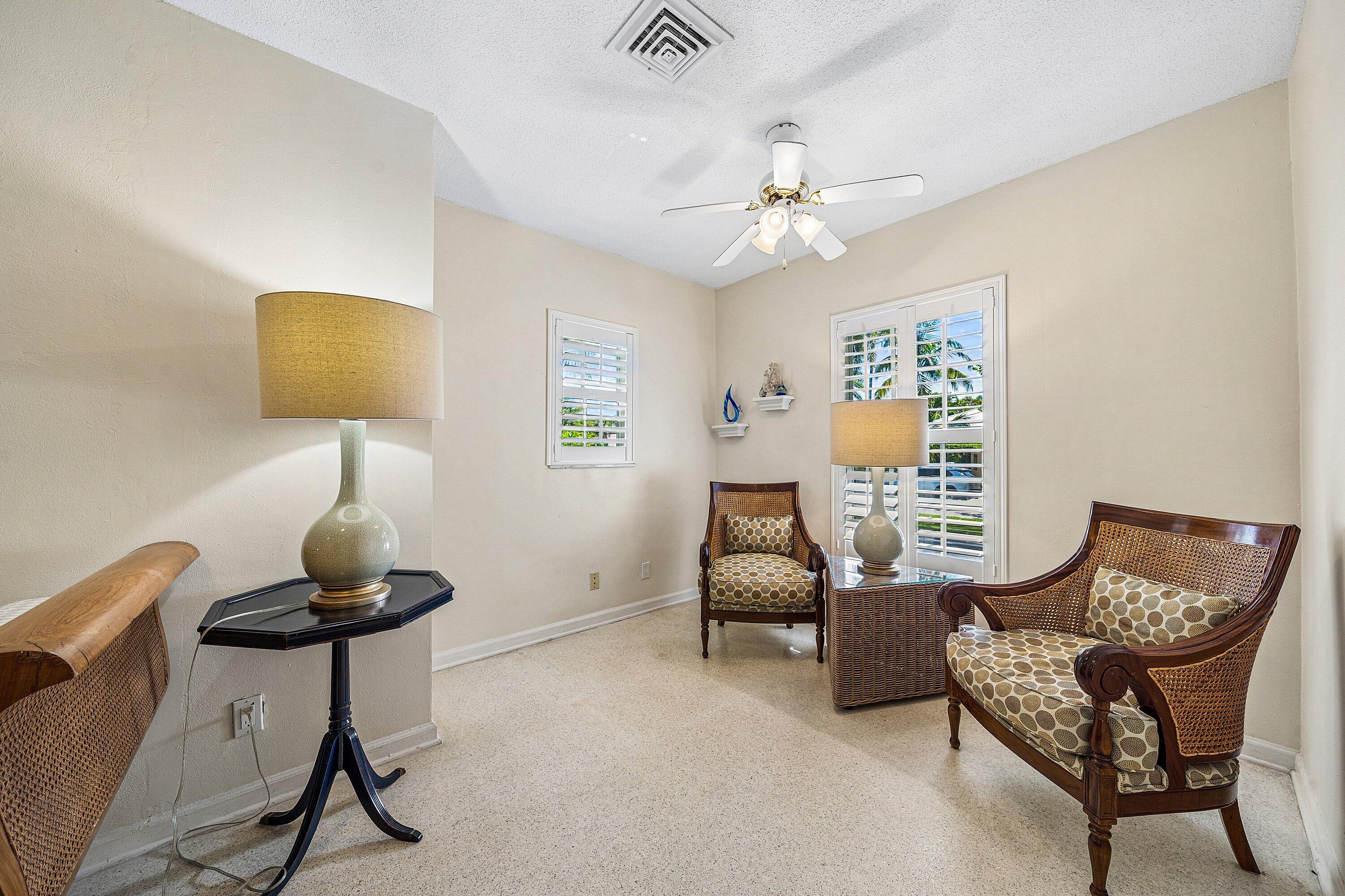 TROPICAL SHORES - Residential Lease