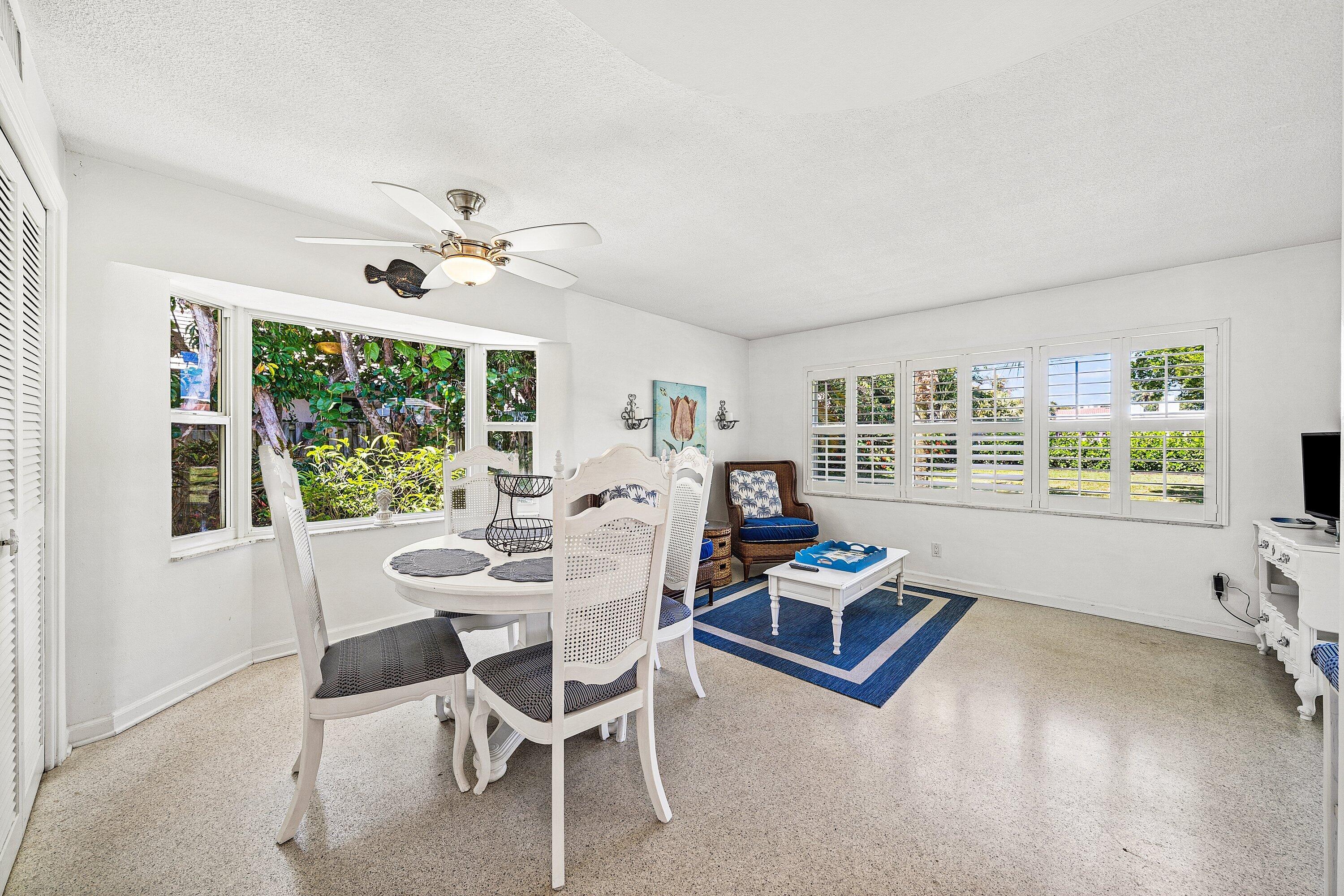 TROPICAL SHORES - Residential Lease