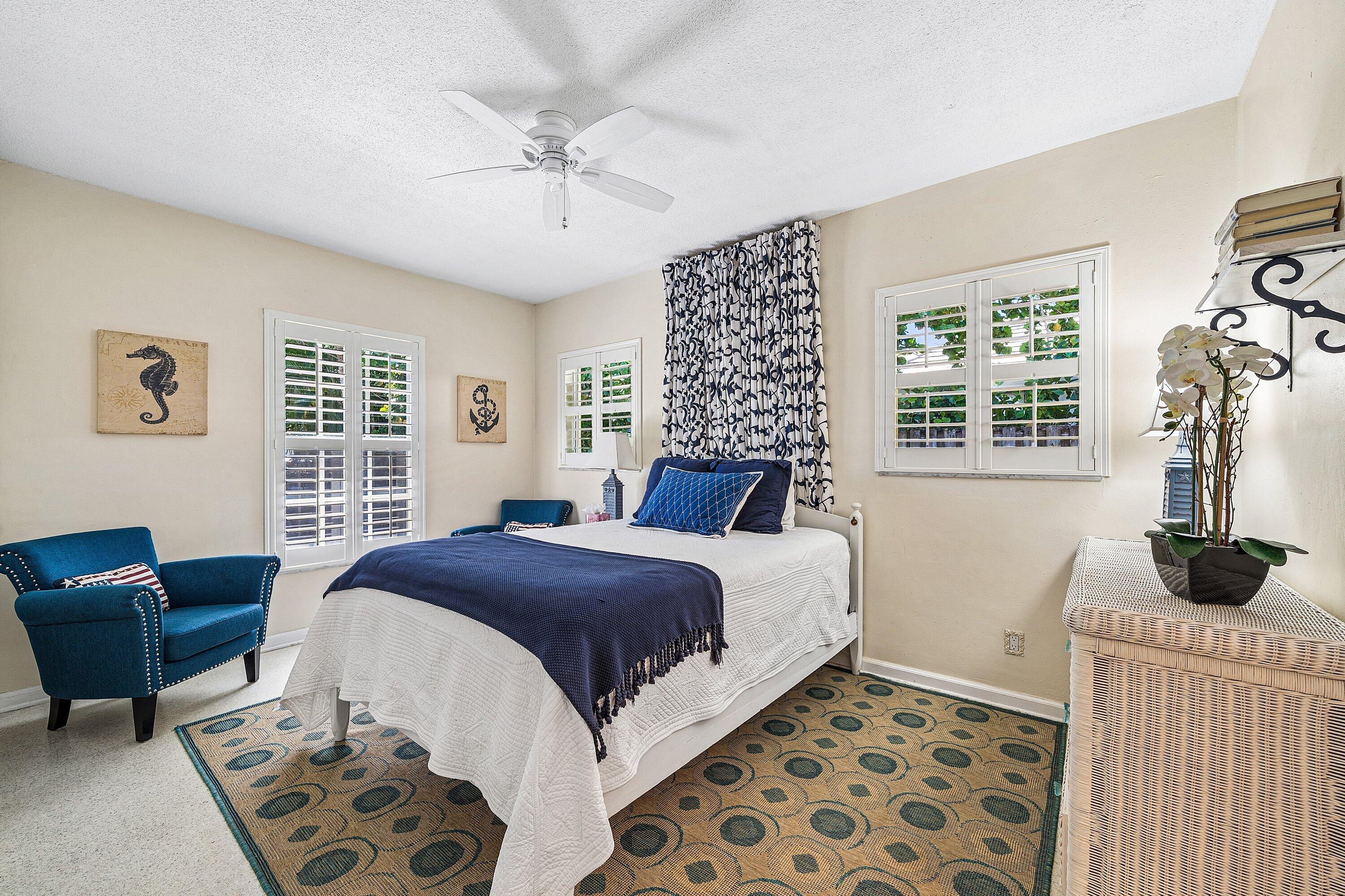 TROPICAL SHORES - Residential Lease