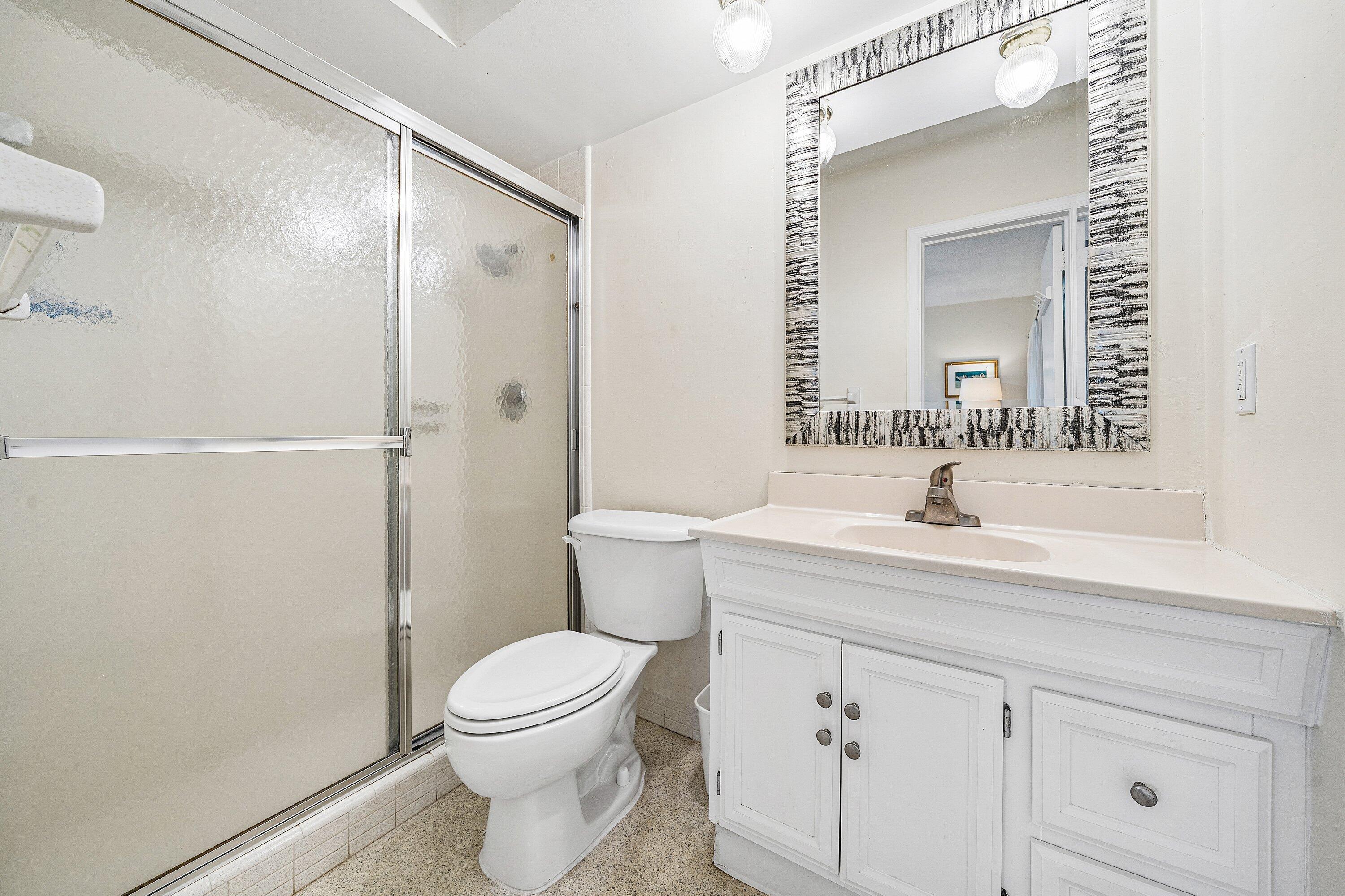 TROPICAL SHORES - Residential Lease