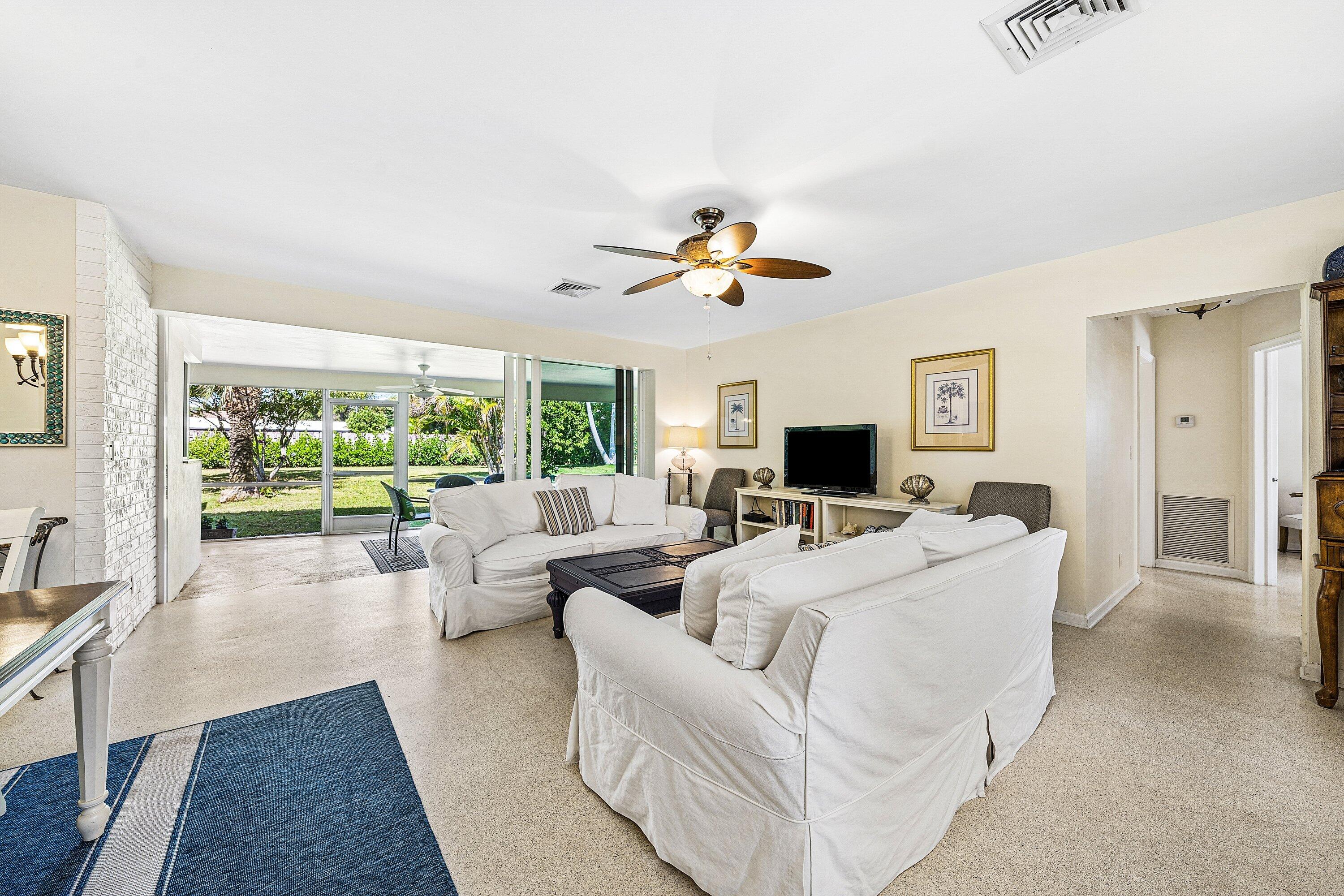 TROPICAL SHORES - Residential Lease