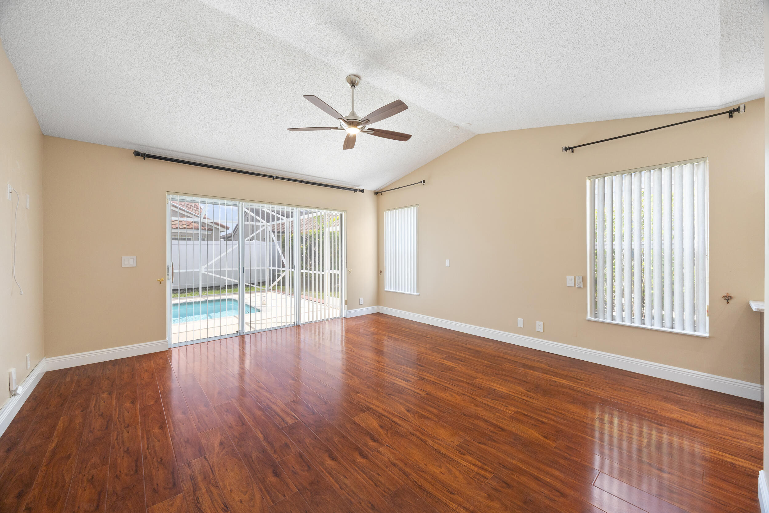 COQUINA LAKES - Residential