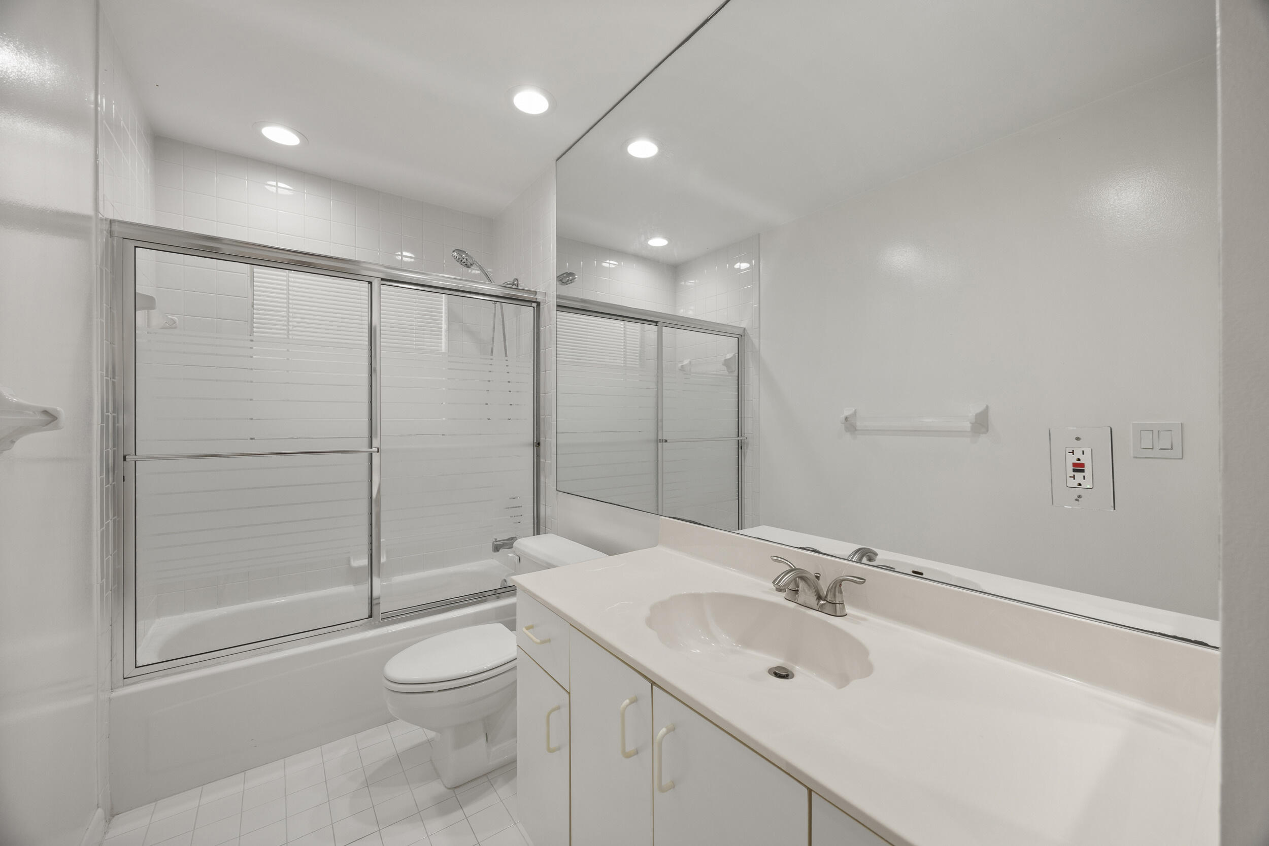 COQUINA LAKES - Residential