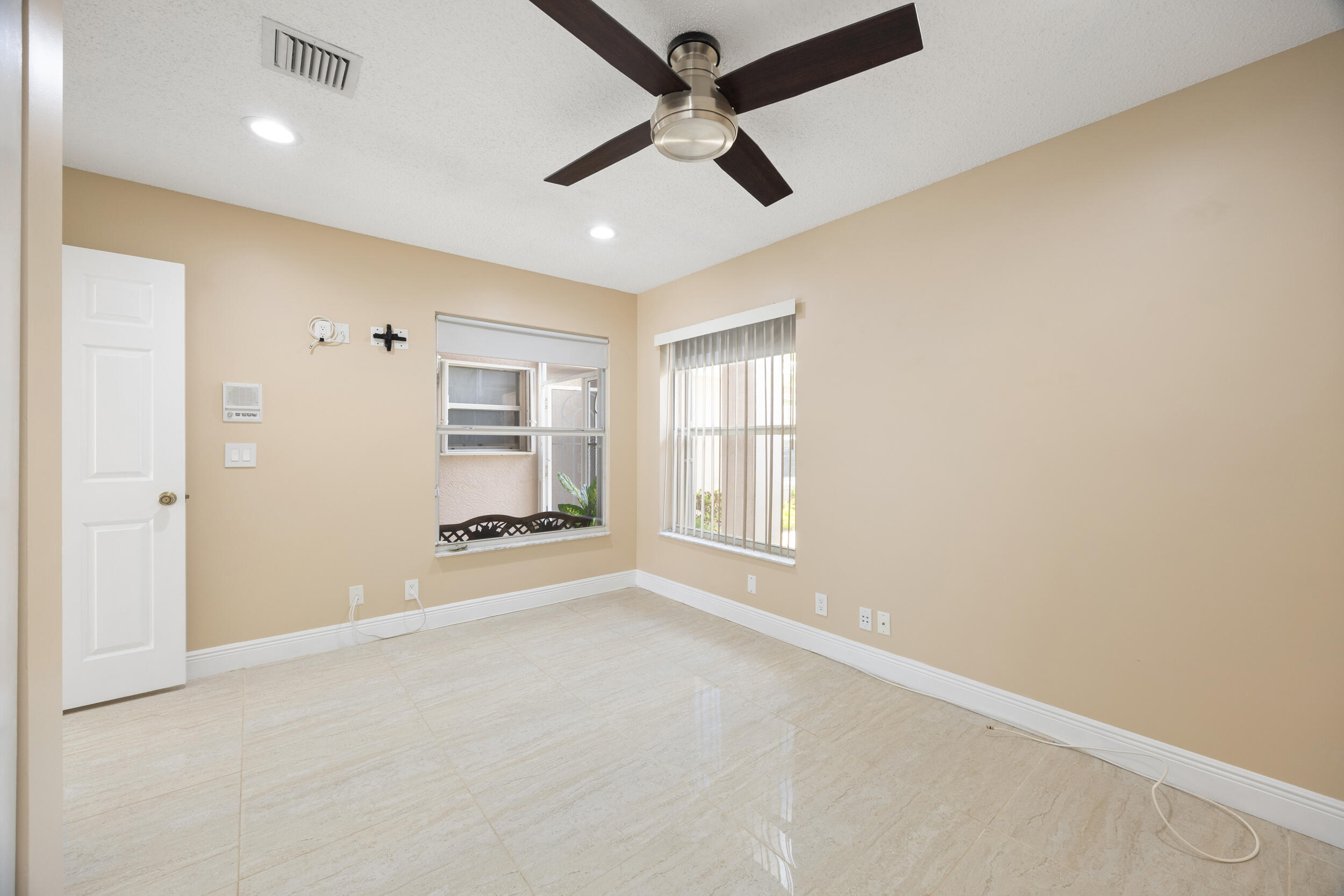 COQUINA LAKES - Residential