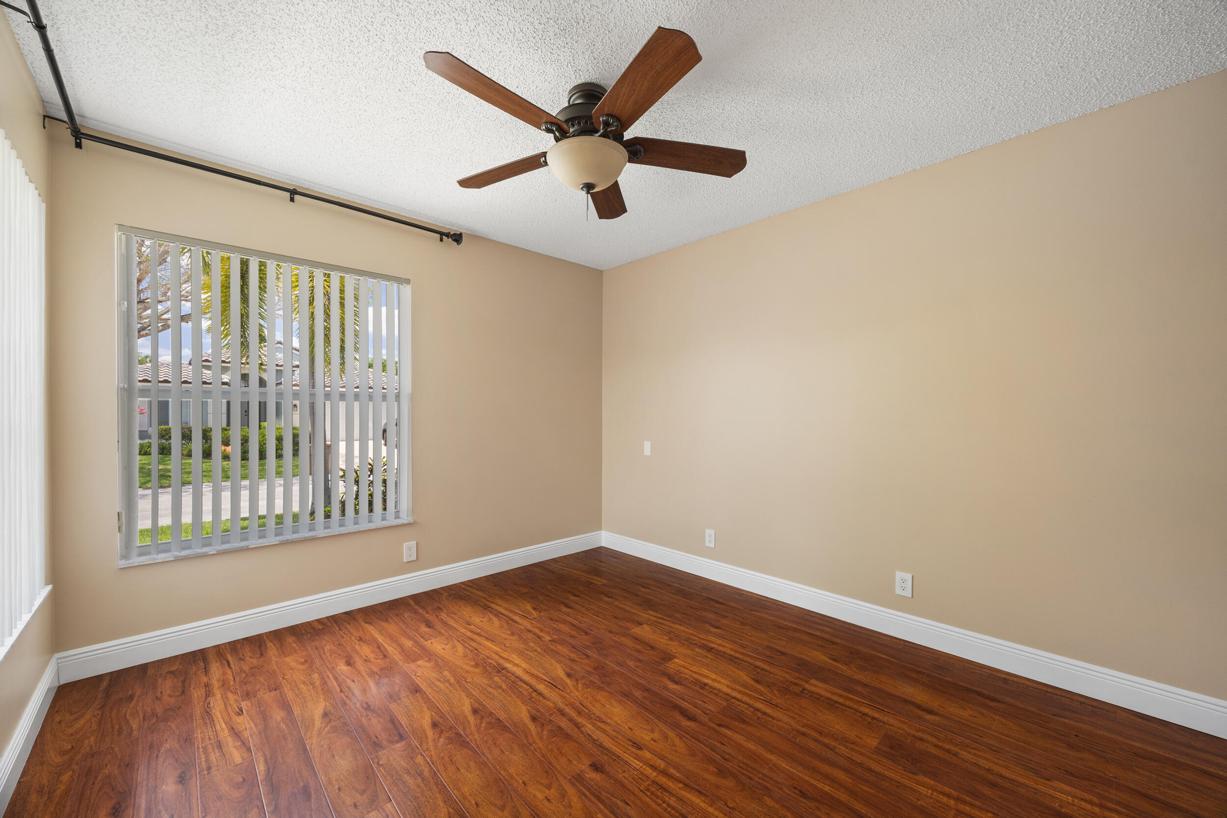 COQUINA LAKES - Residential