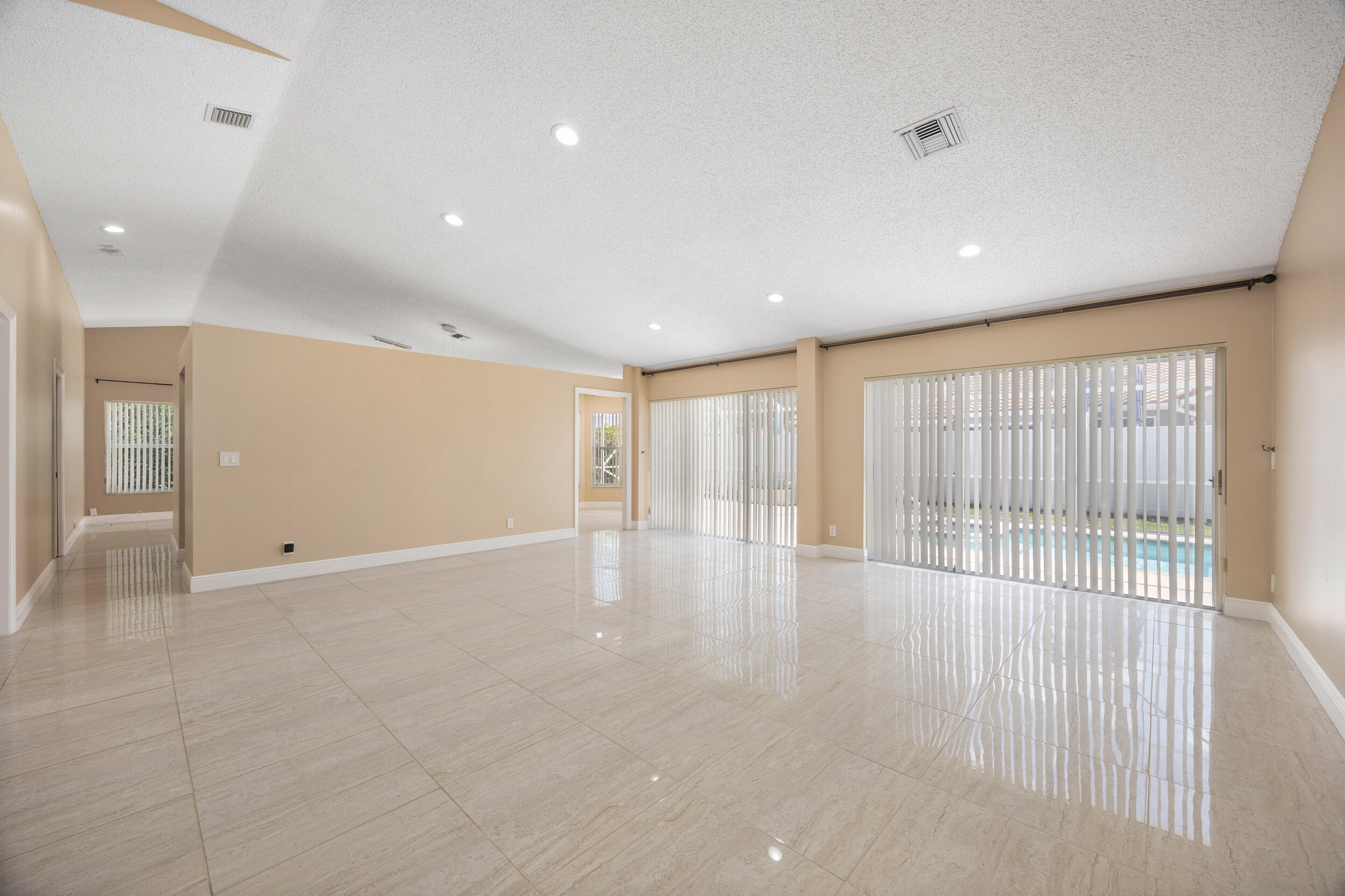 COQUINA LAKES - Residential