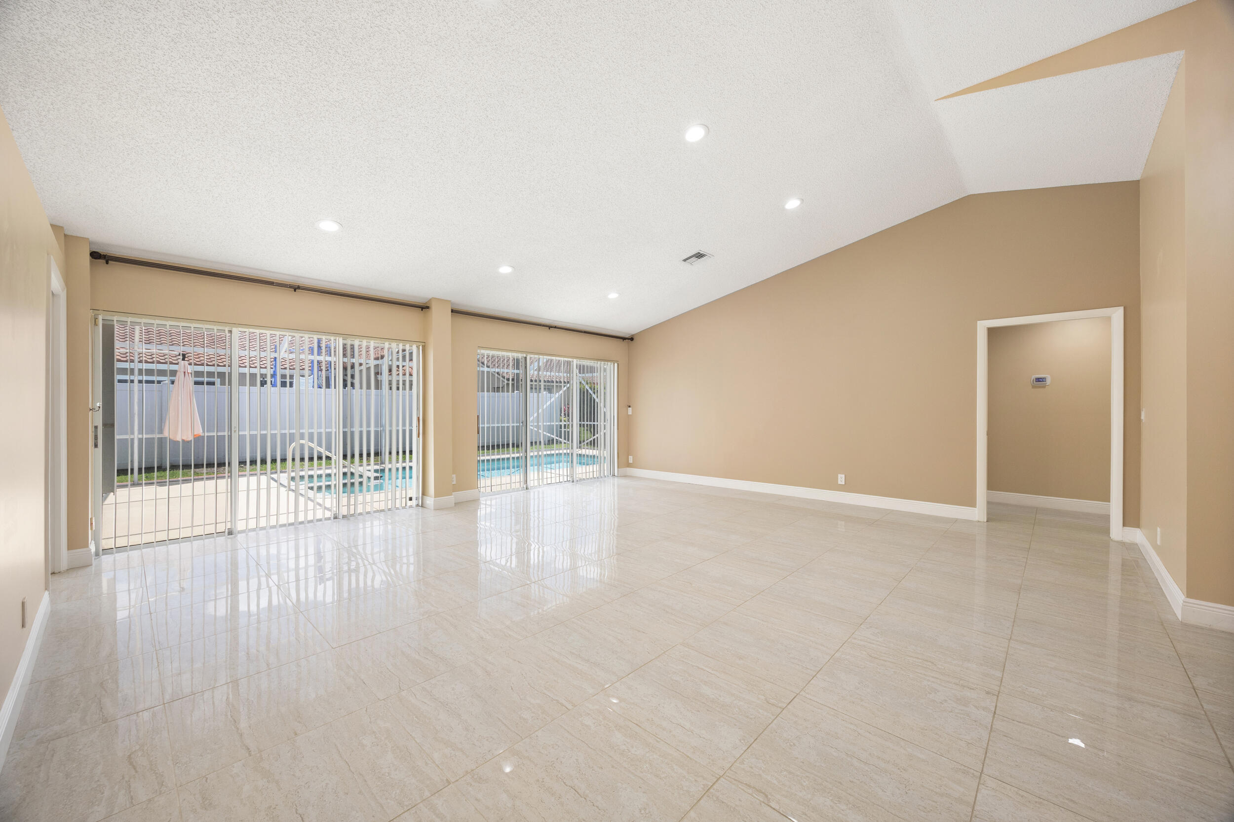 COQUINA LAKES - Residential