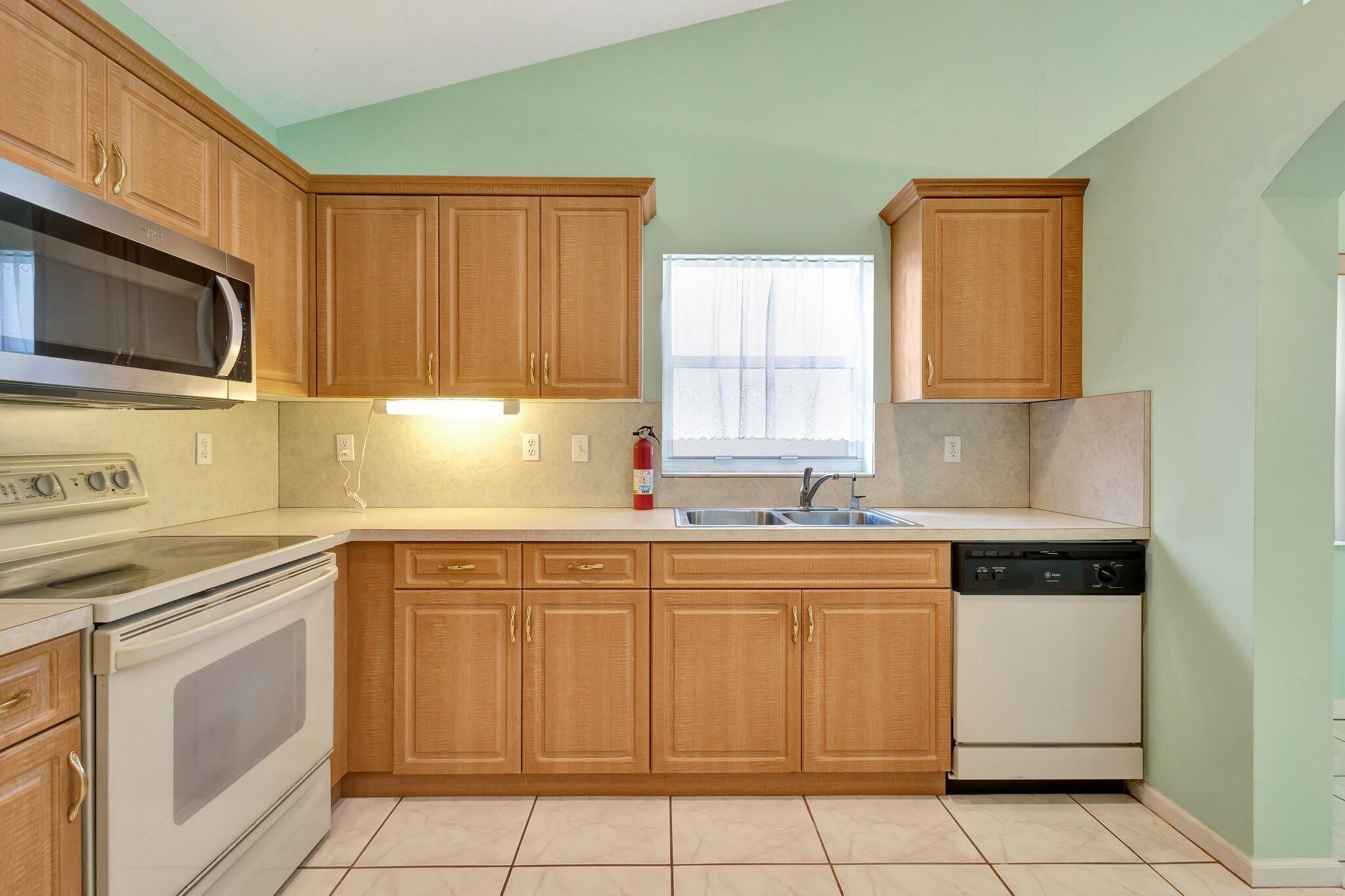 13006 Hampton Lakes Circle