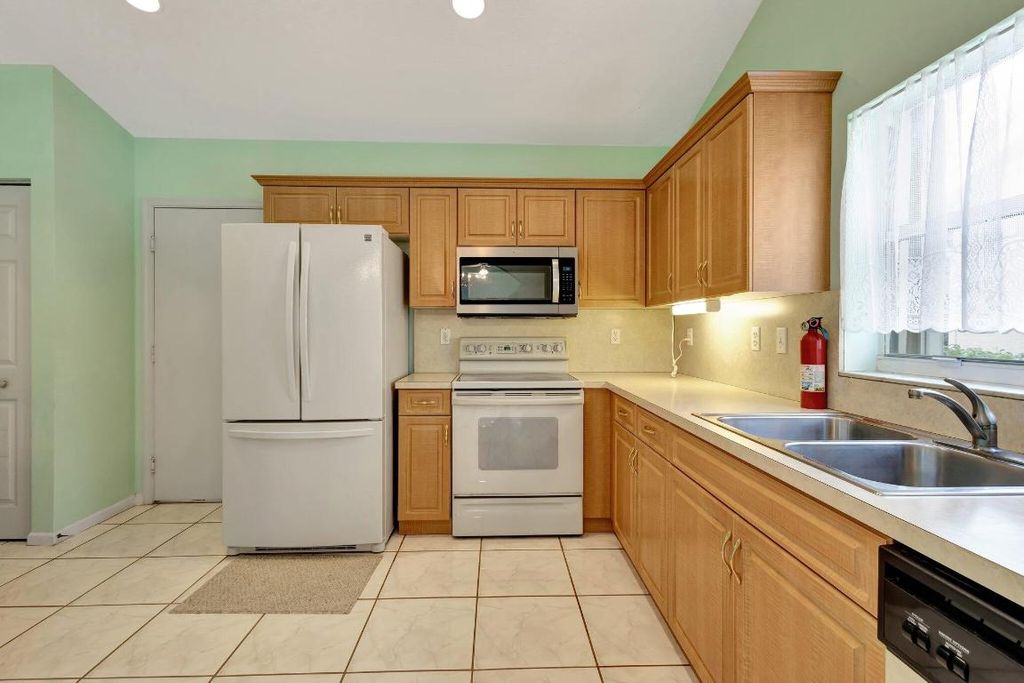 Photo of 13006 Hampton Lakes Circle, Boynton Beach, FL 33436 (MLS # R11087596)