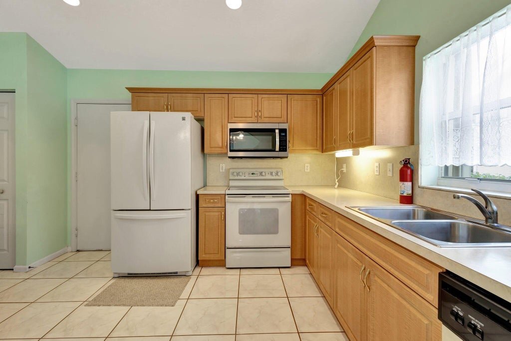 Photo of 13006 Hampton Lakes Circle, Boynton Beach, FL 33436 (MLS # R11087596)