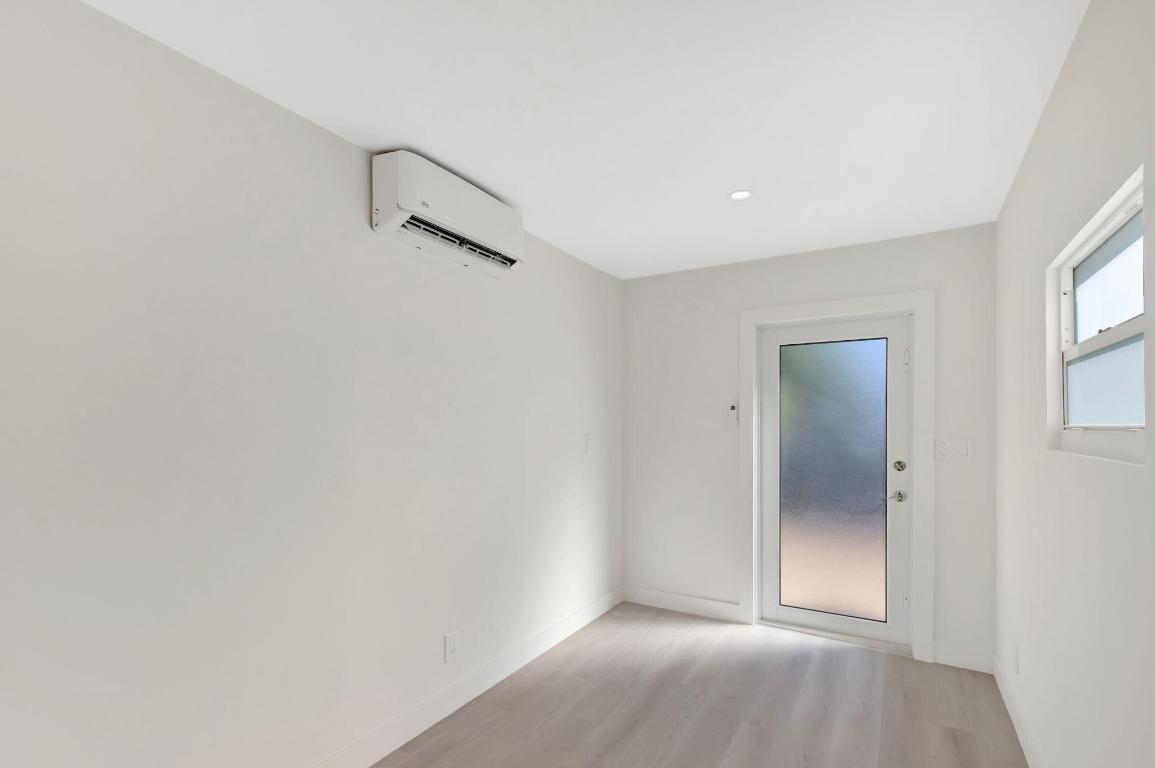 LITTLE RANCHES - Residential